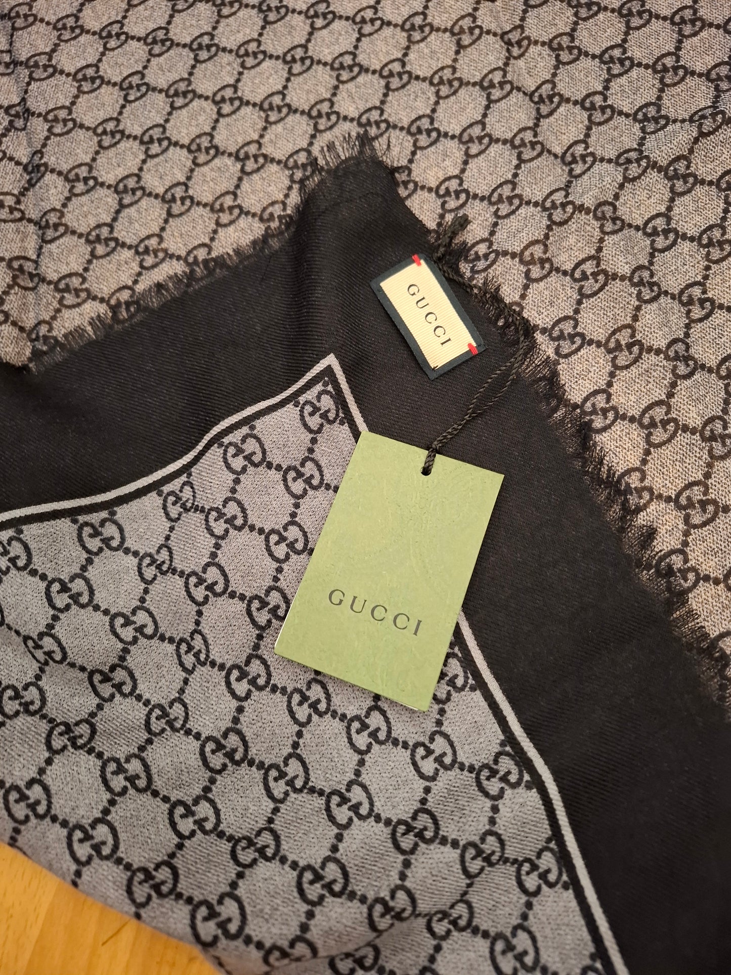 Sciarpa Gucci dettagli nera