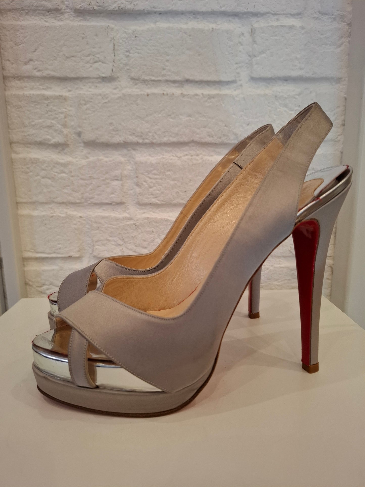 Scarpe Louboutin n*38 argento