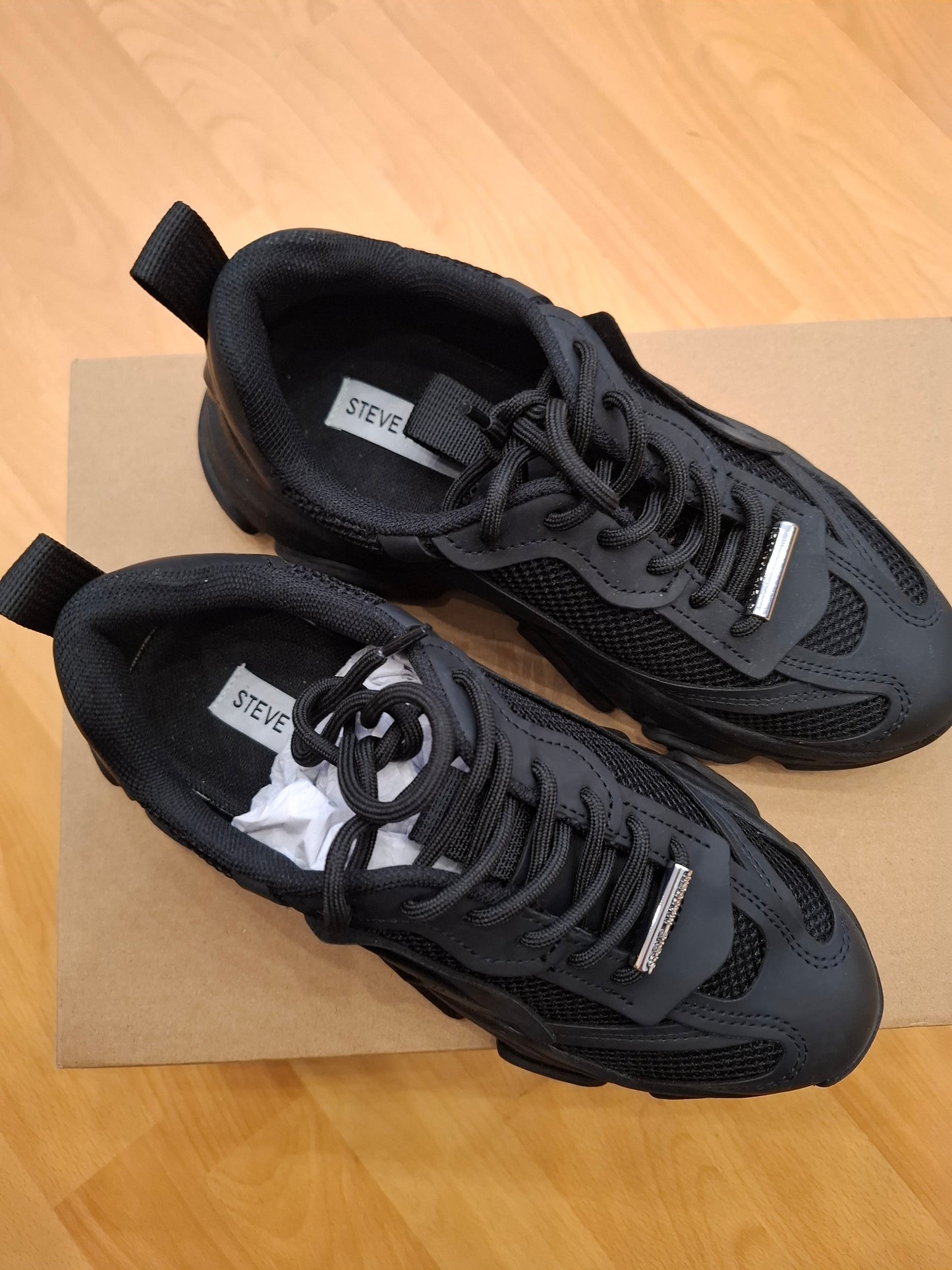 Sneakers Steve Madden n*37