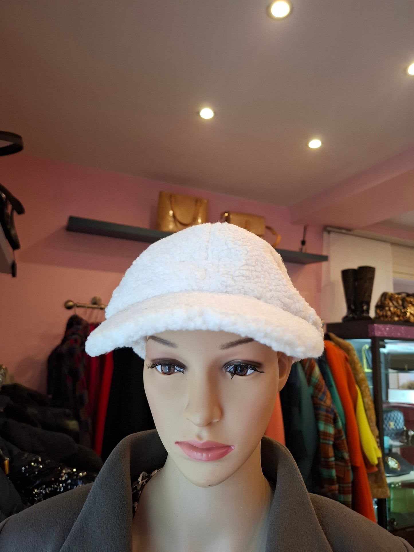 Cappello Guess invernale tg U nuovo