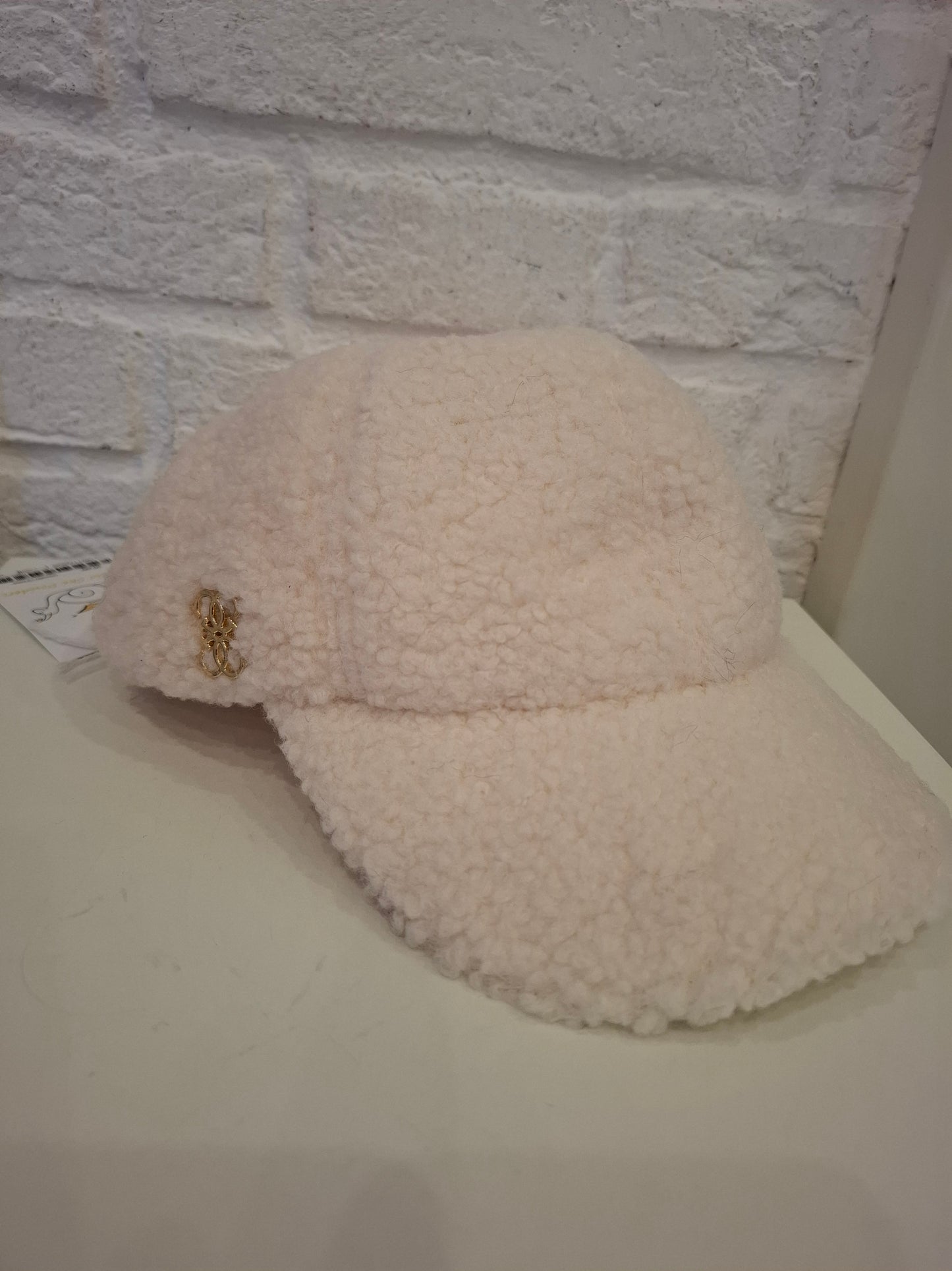 Cappello Guess invernale tg U nuovo