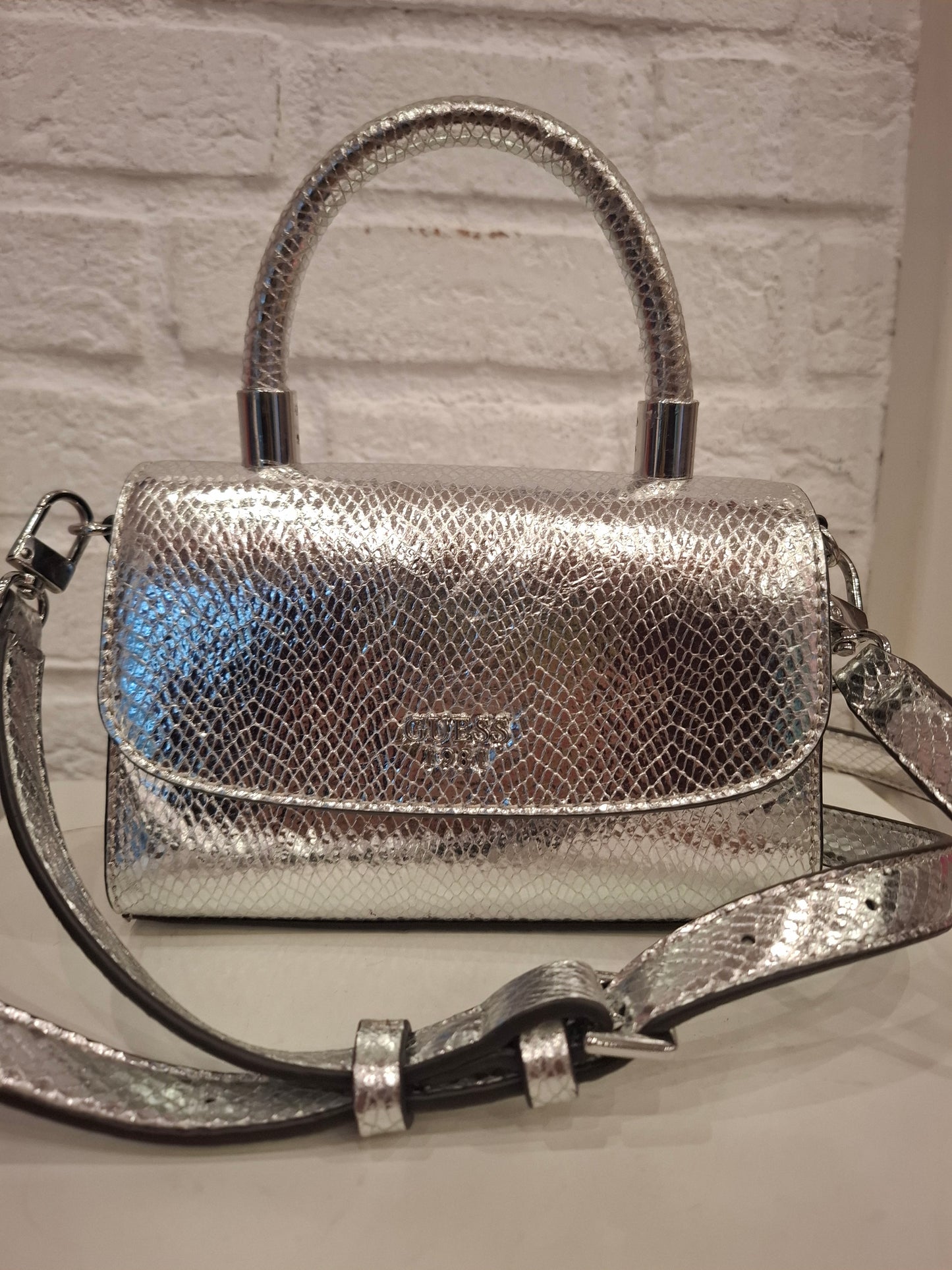 Borsa Guess argentata come nuova