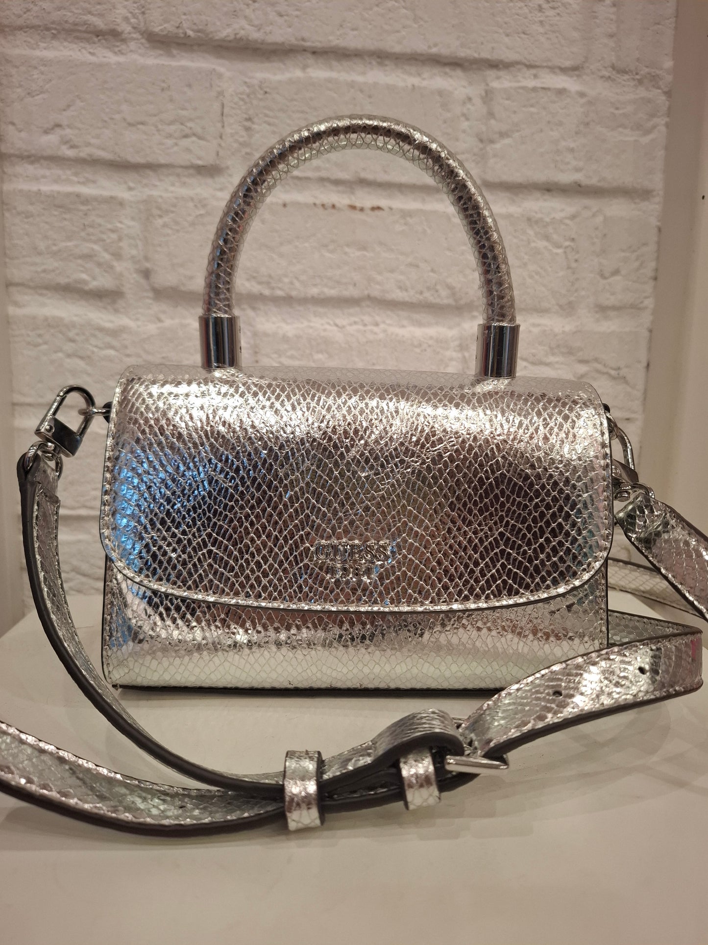 Borsa Guess argentata come nuova