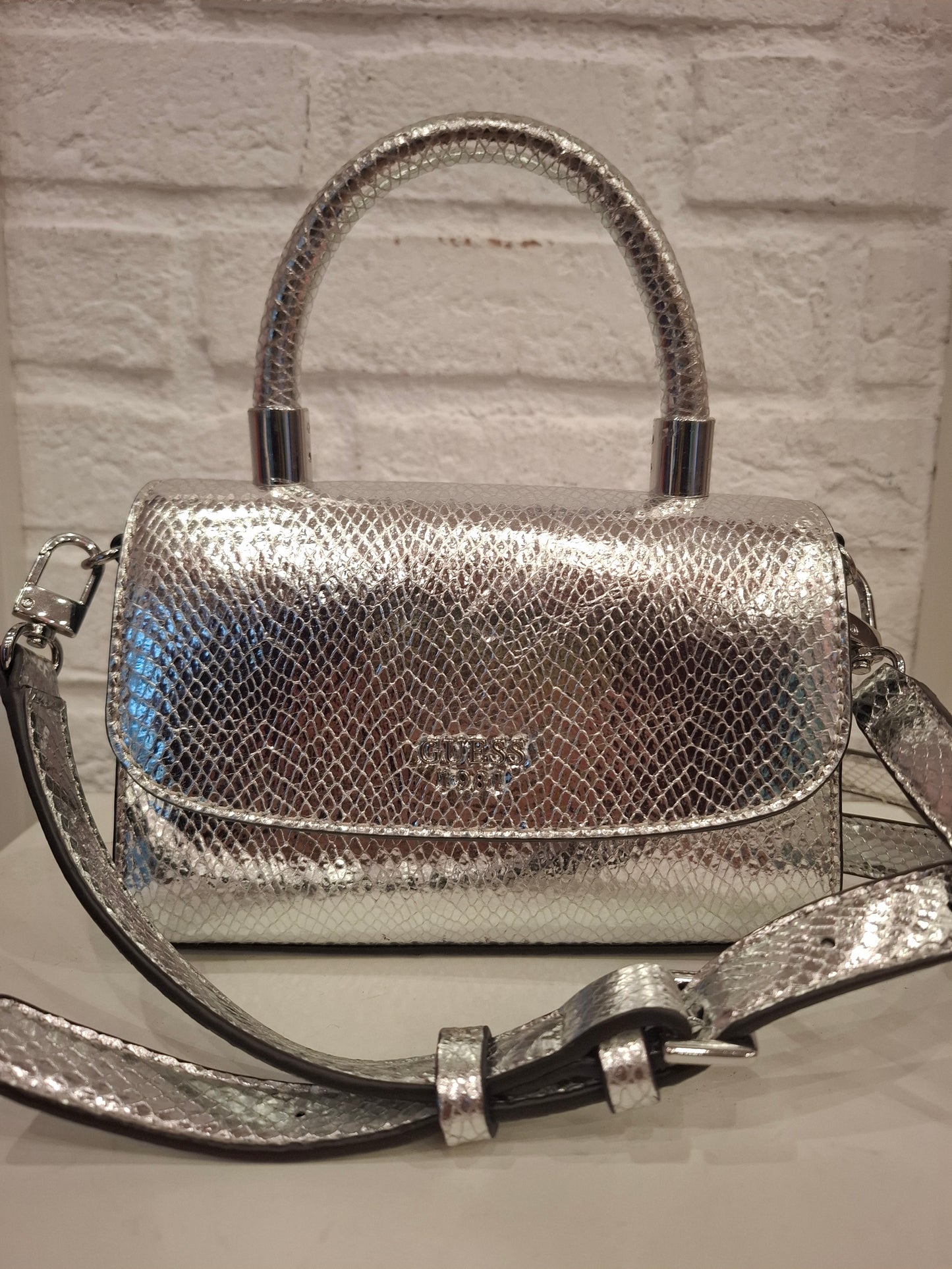 Borsa Guess argentata come nuova