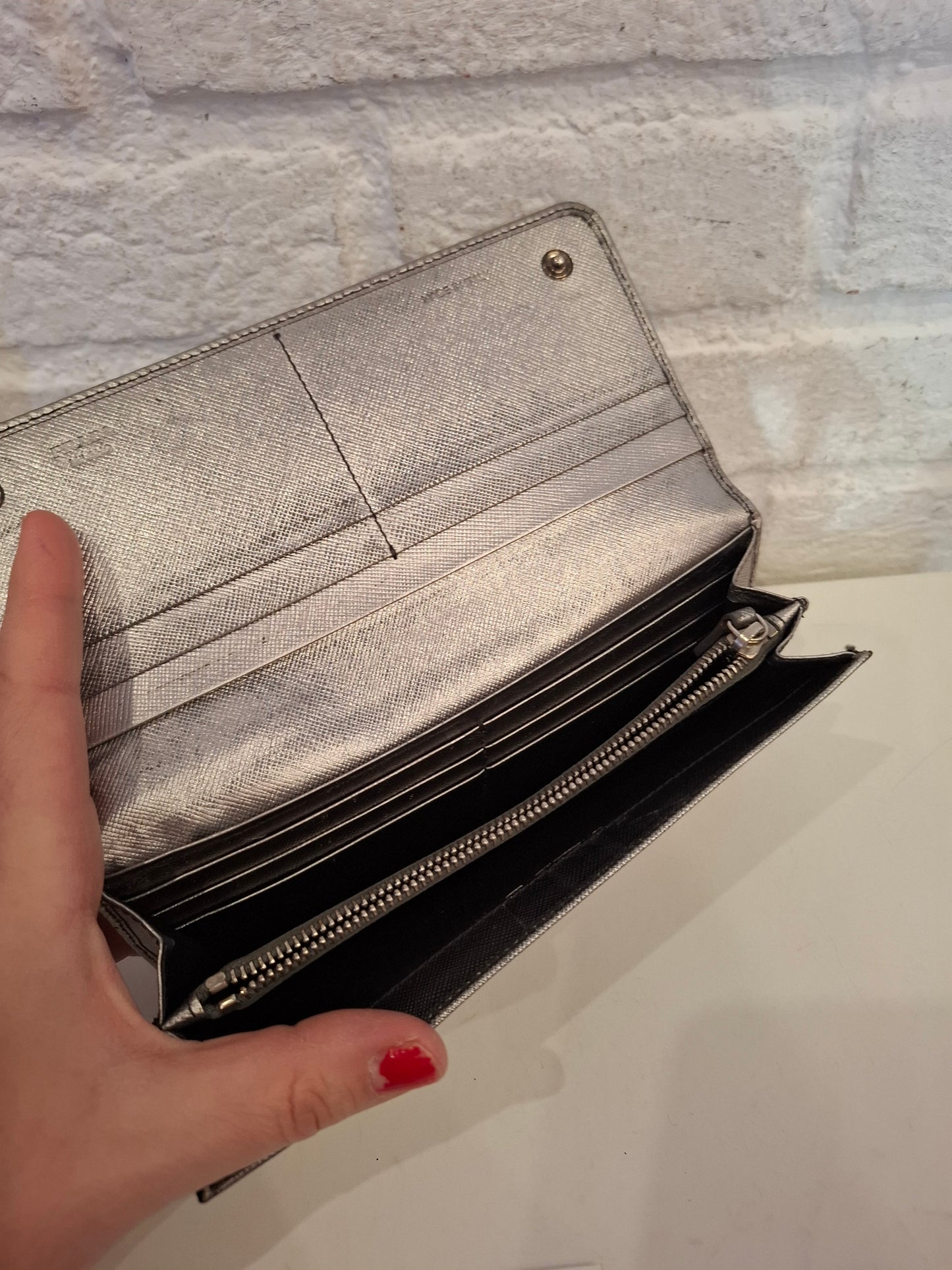 Portafoglio Prada argentato