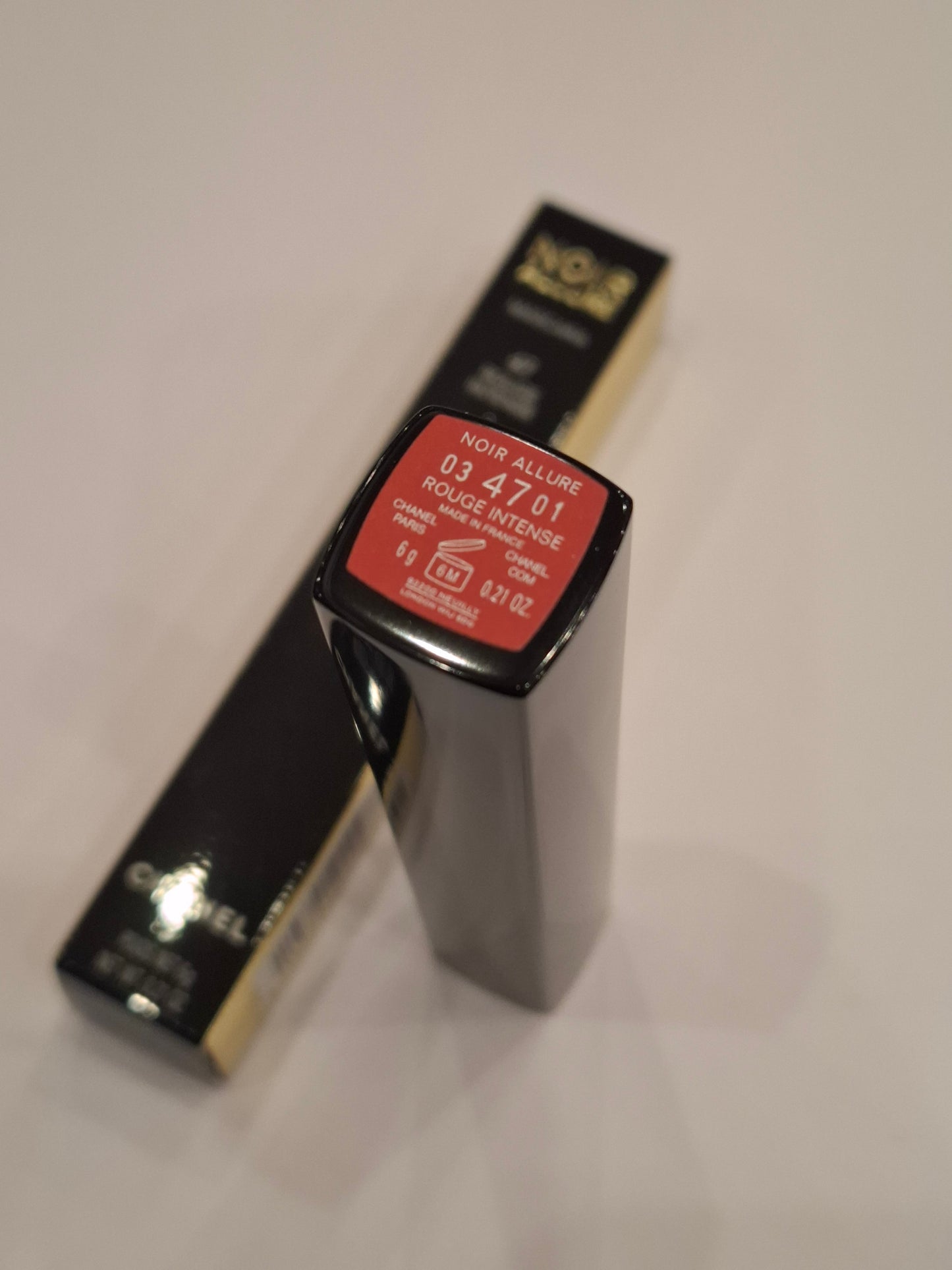 Mascara Chanel rosso