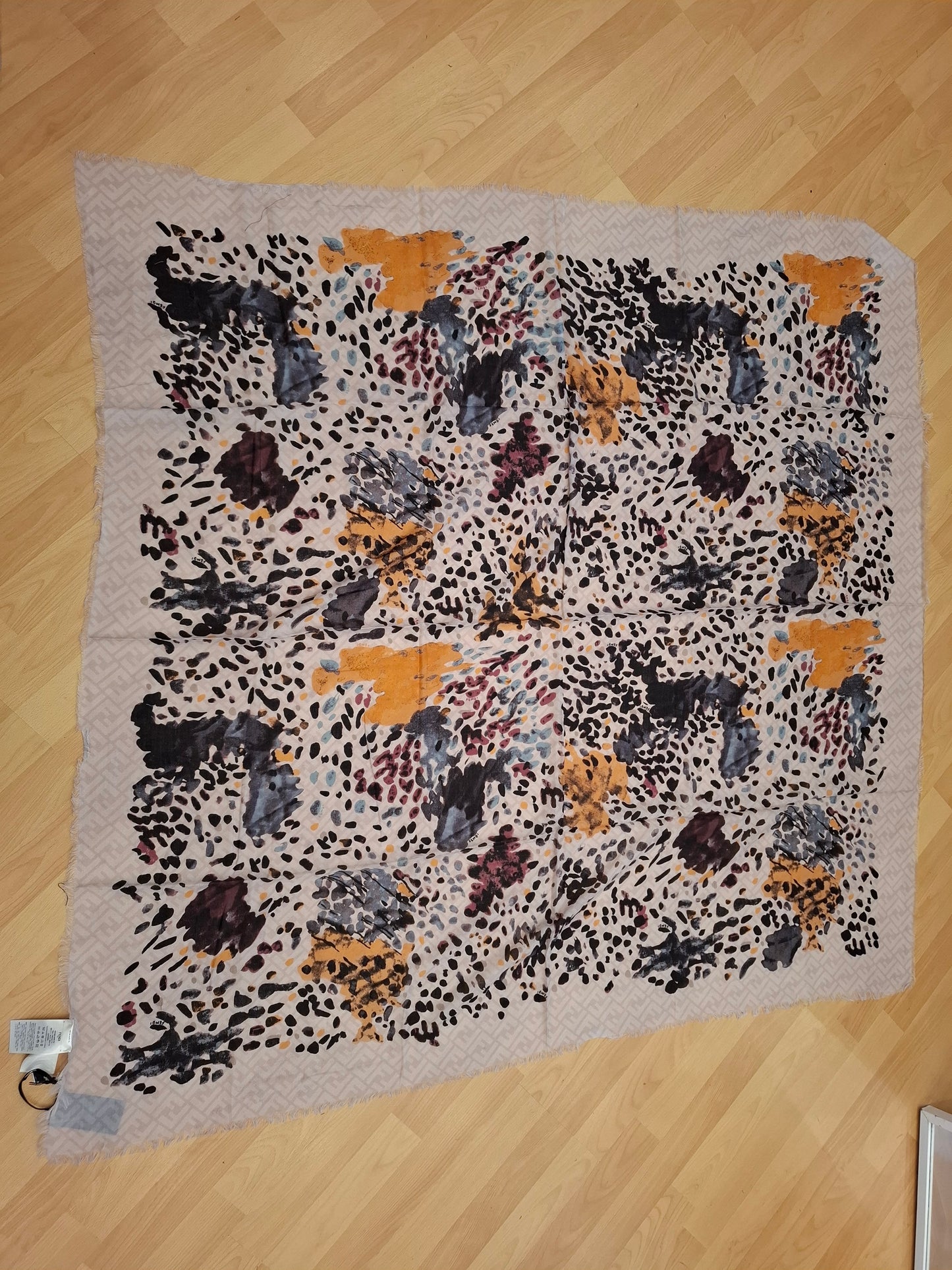 Sciarpa Fendi animalier nuova