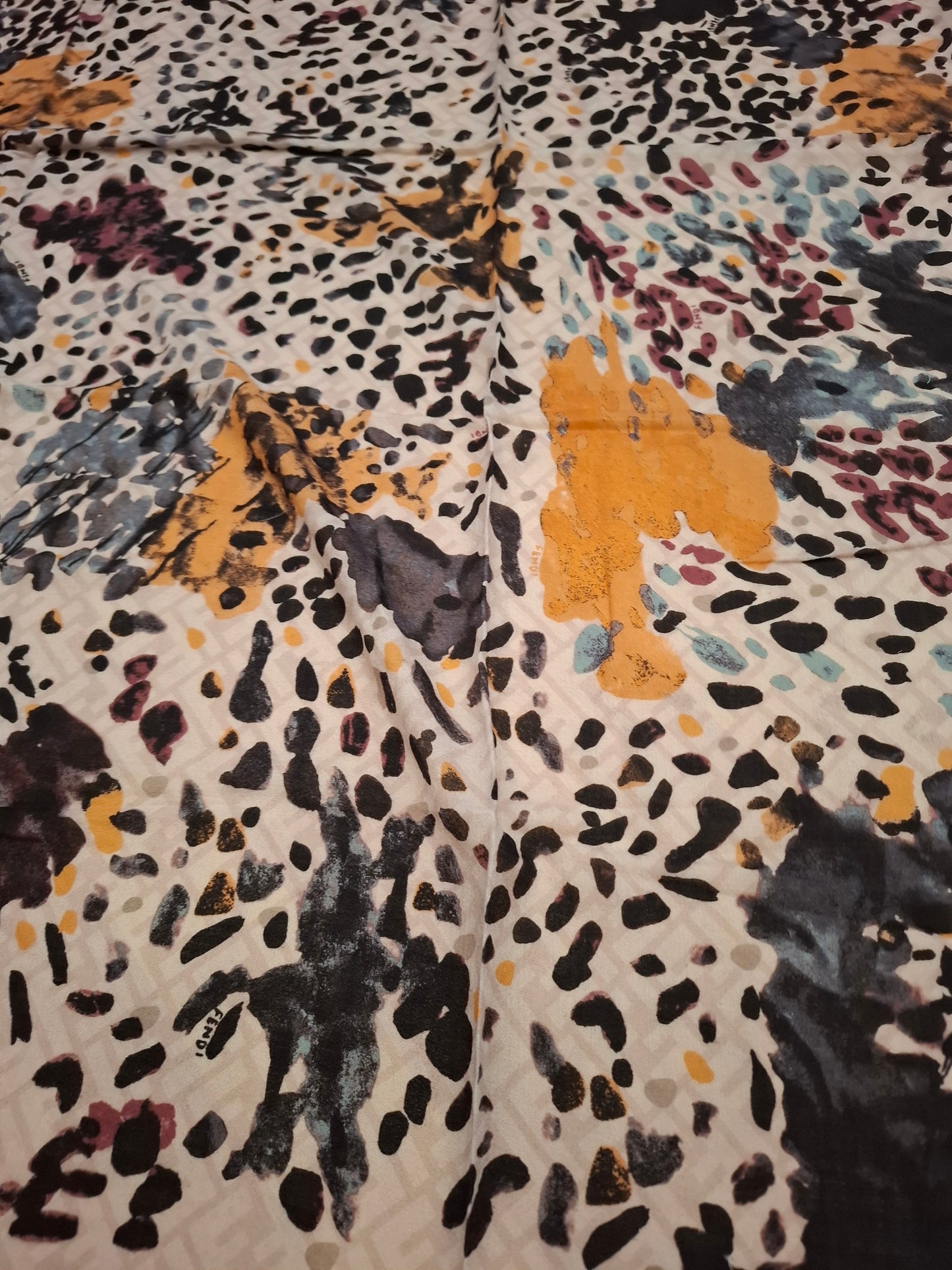 Sciarpa Fendi animalier nuova