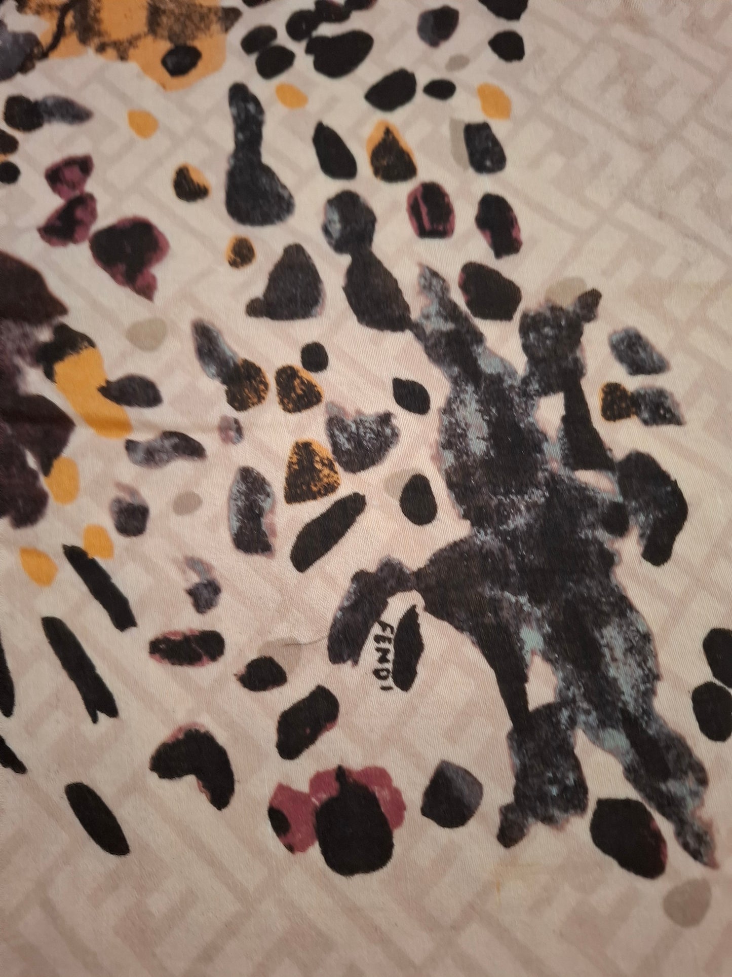 Sciarpa Fendi animalier nuova