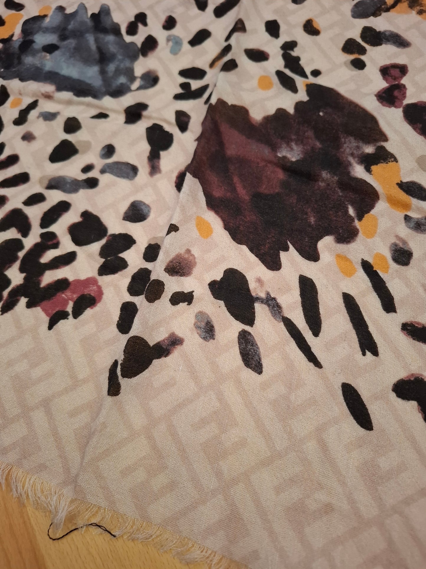 Sciarpa Fendi animalier nuova
