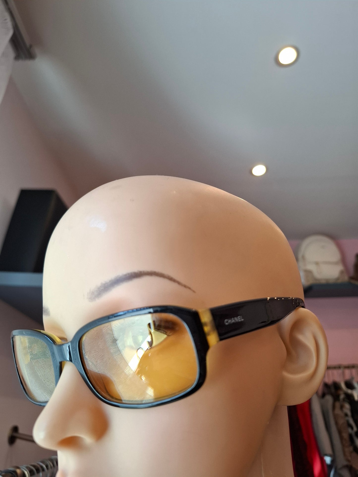 Occhiali Chanel gialli