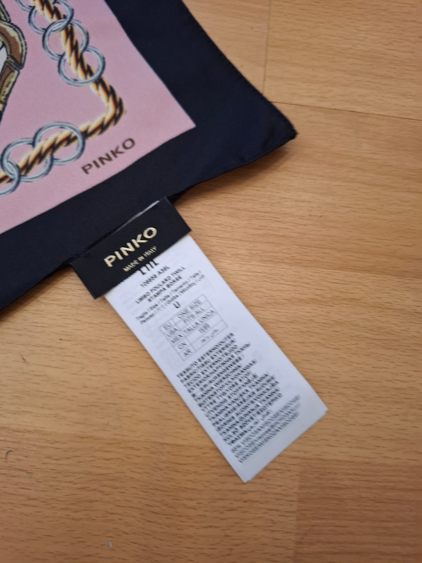 Foulard Pinko pari al nuovo