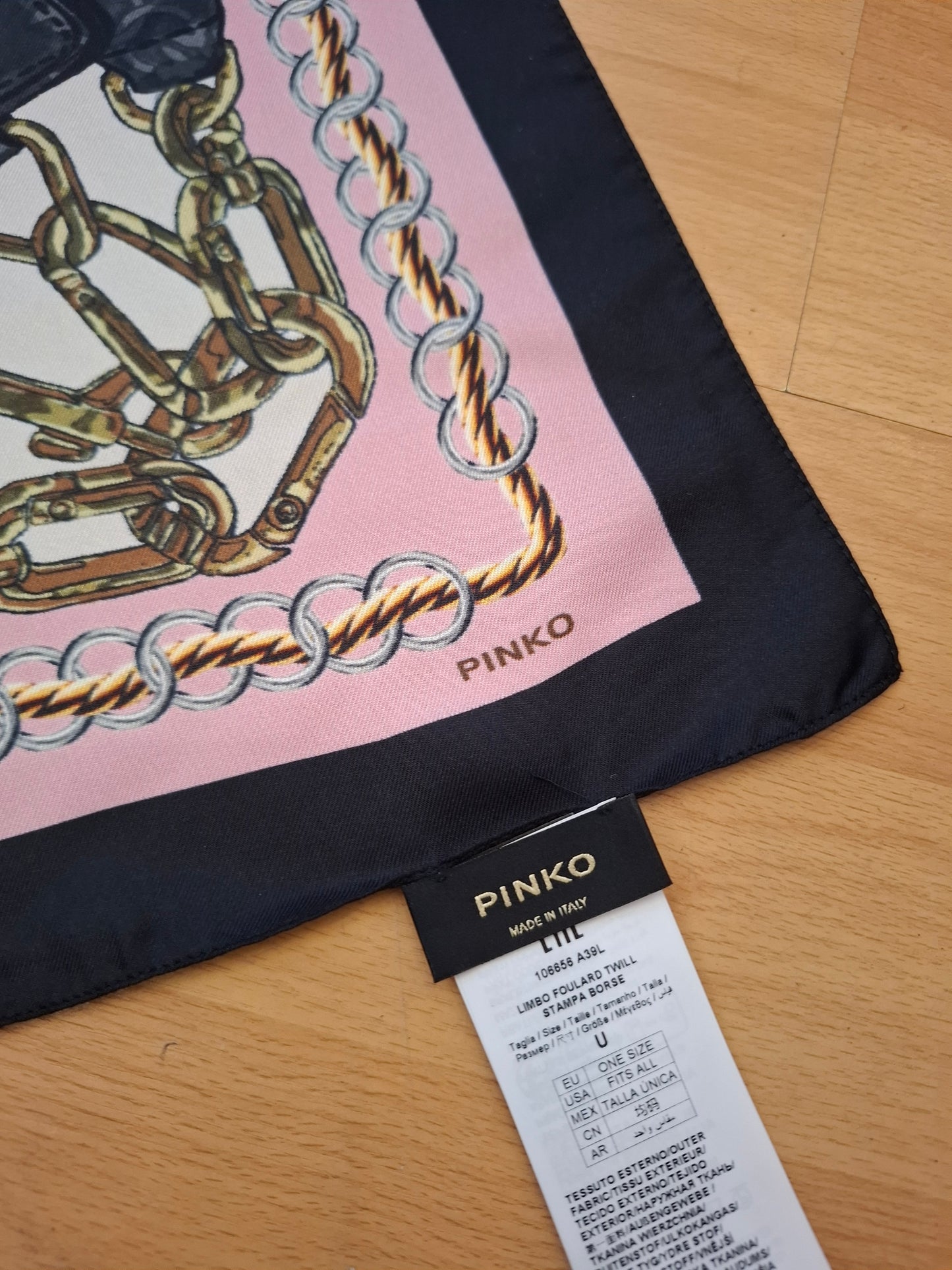 Foulard Pinko pari al nuovo