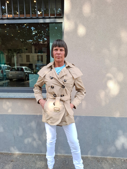 Trench Burberry tg 38 abbondante