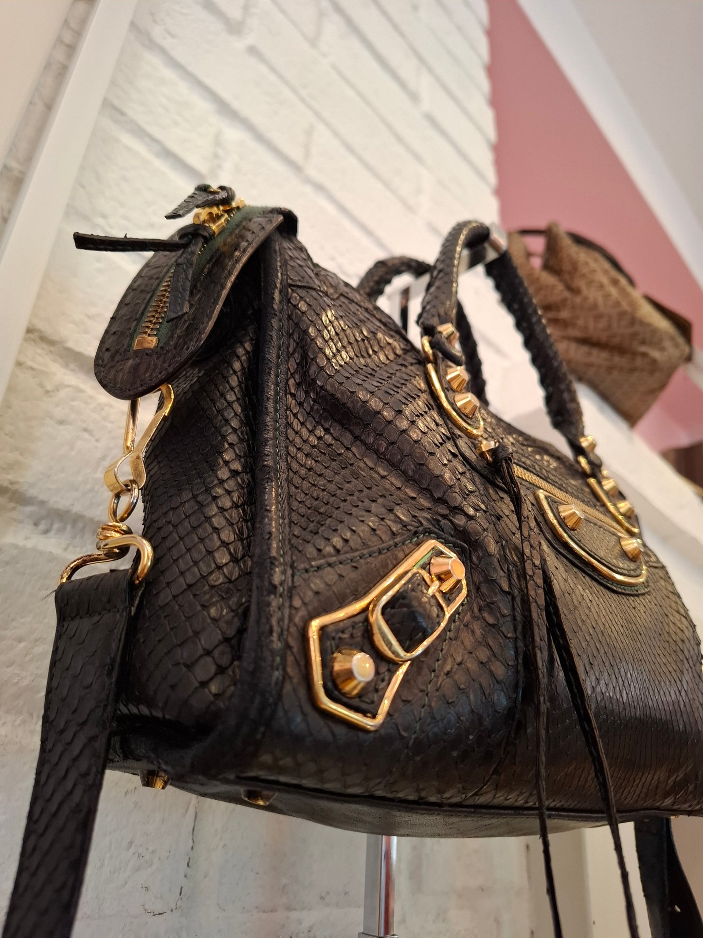 Balenciaga city nera in pitone