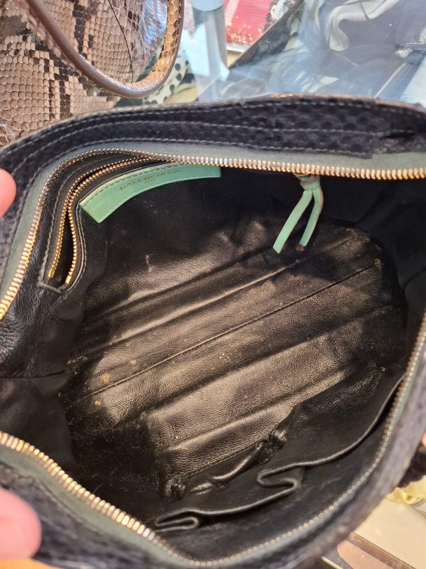 Balenciaga city nera in pitone