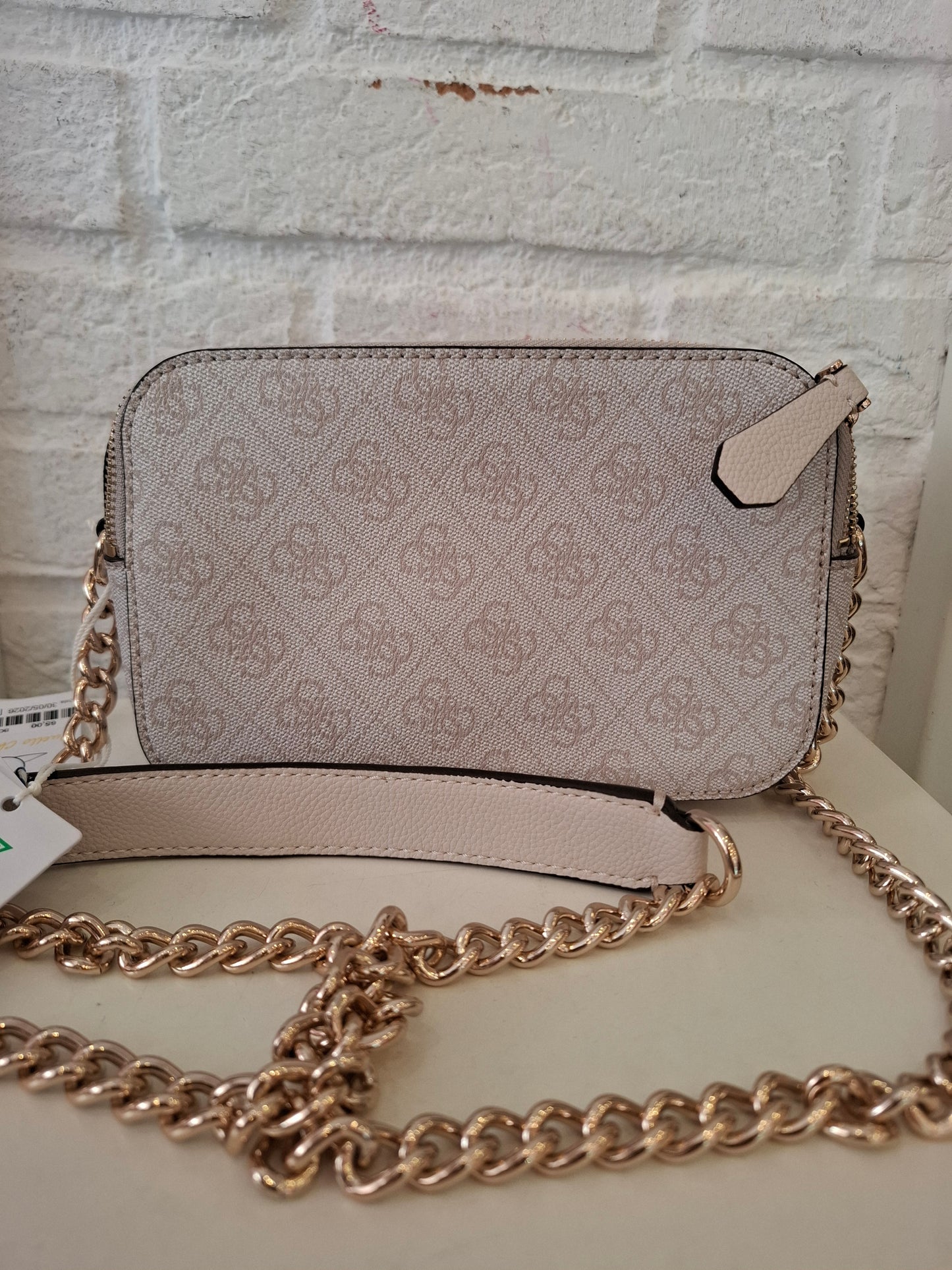 Tracolla nuova Guess