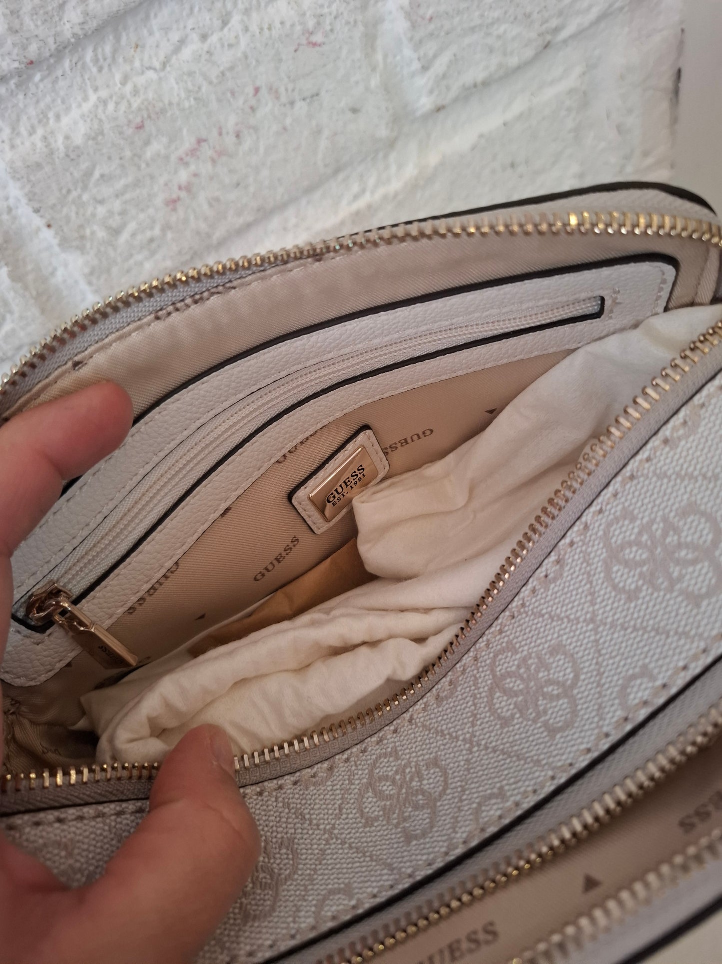 Tracolla nuova Guess