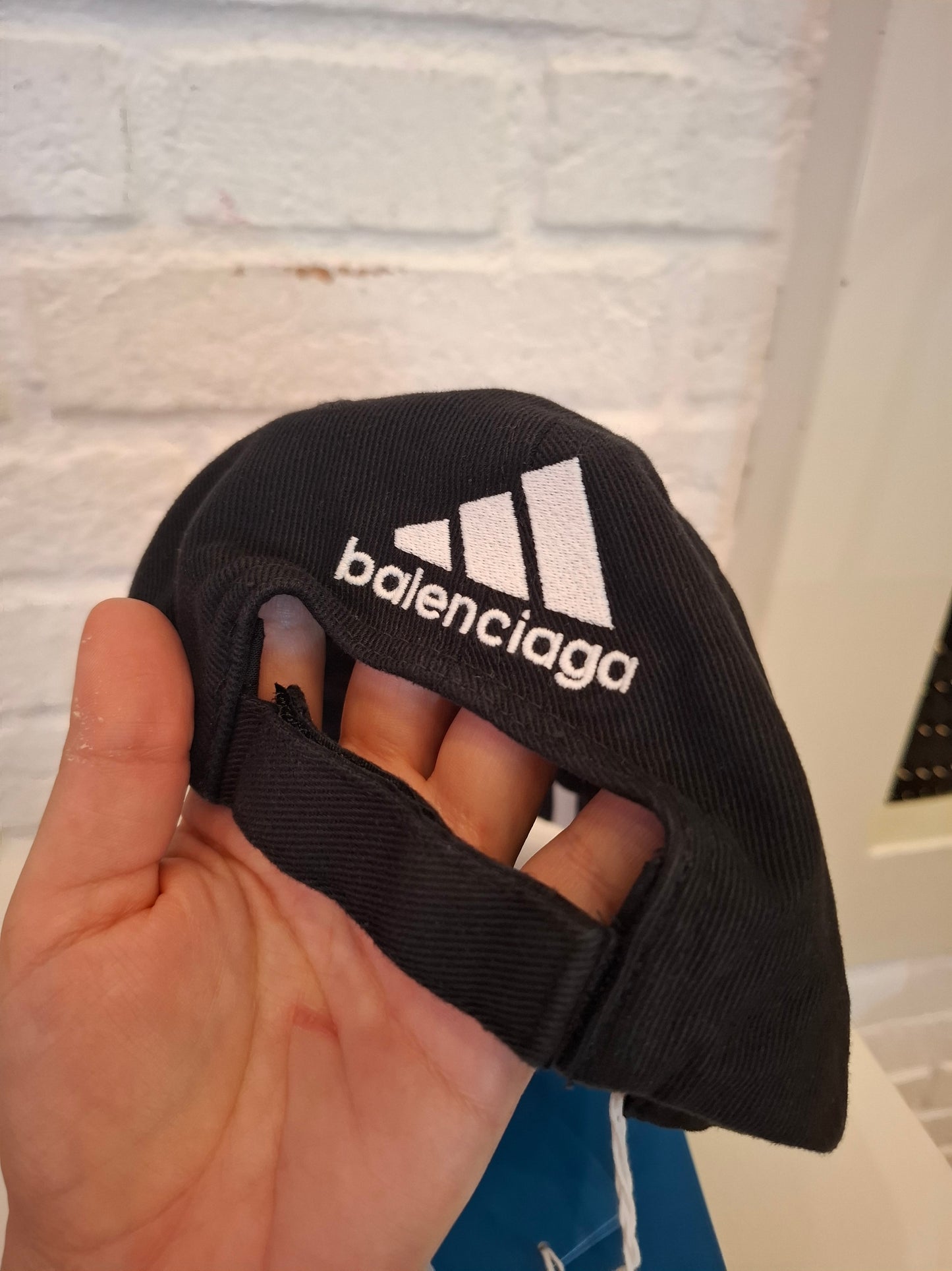 Cappello Adidas Balenciaga nuovo tg L