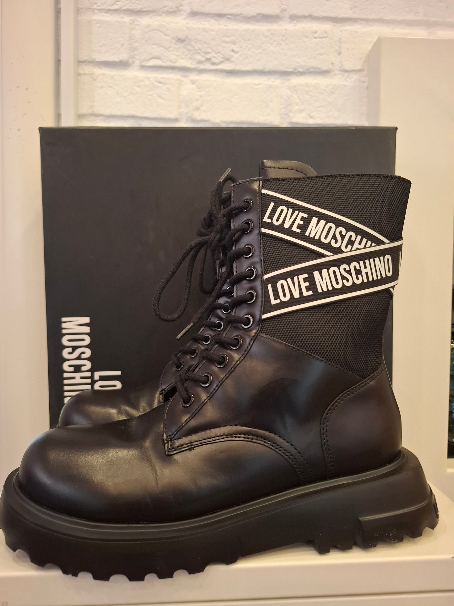Anfibio Love Moschino n*38