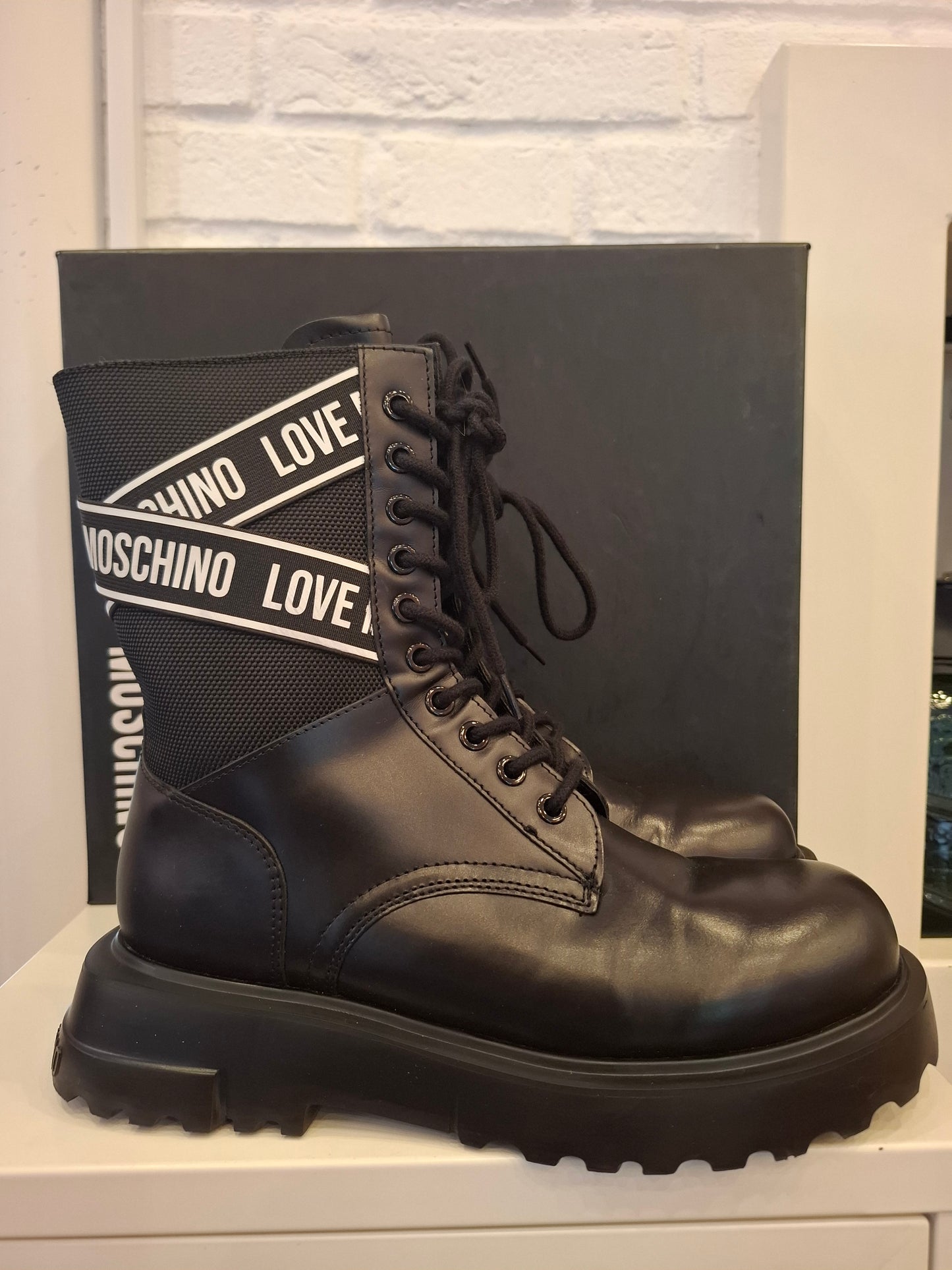 Anfibio Love Moschino n*38