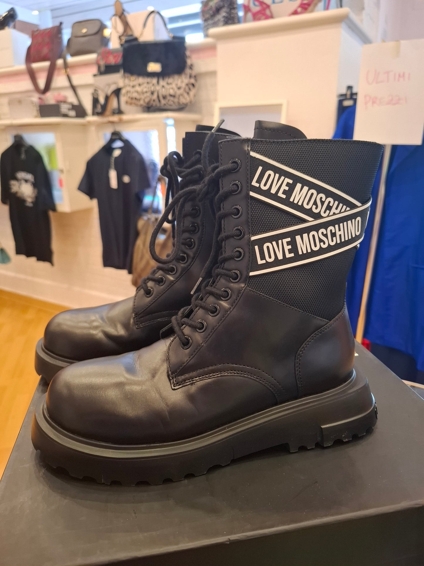 Anfibio Love Moschino n*38
