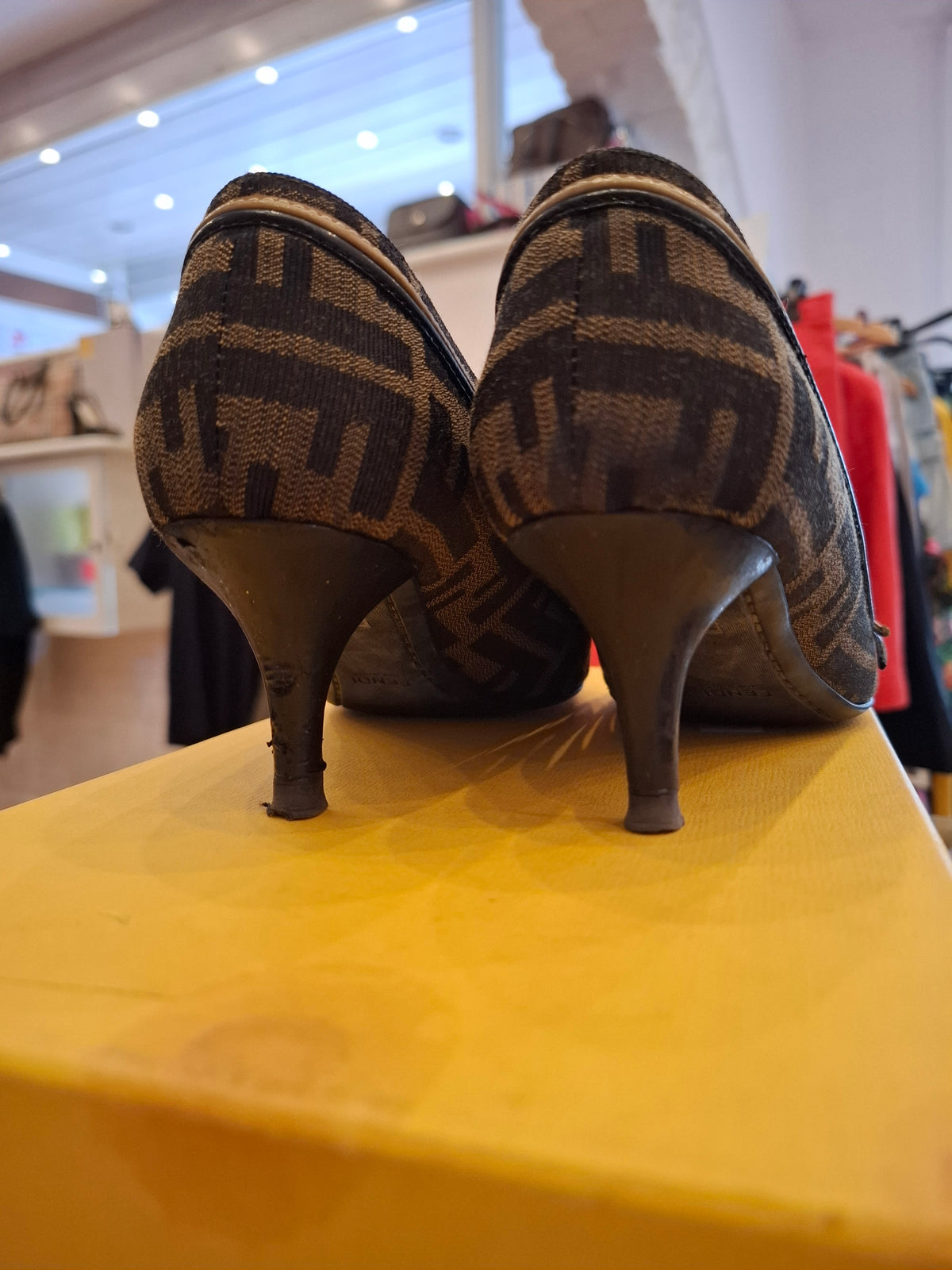 Tacchetti Fendi n*36.5
