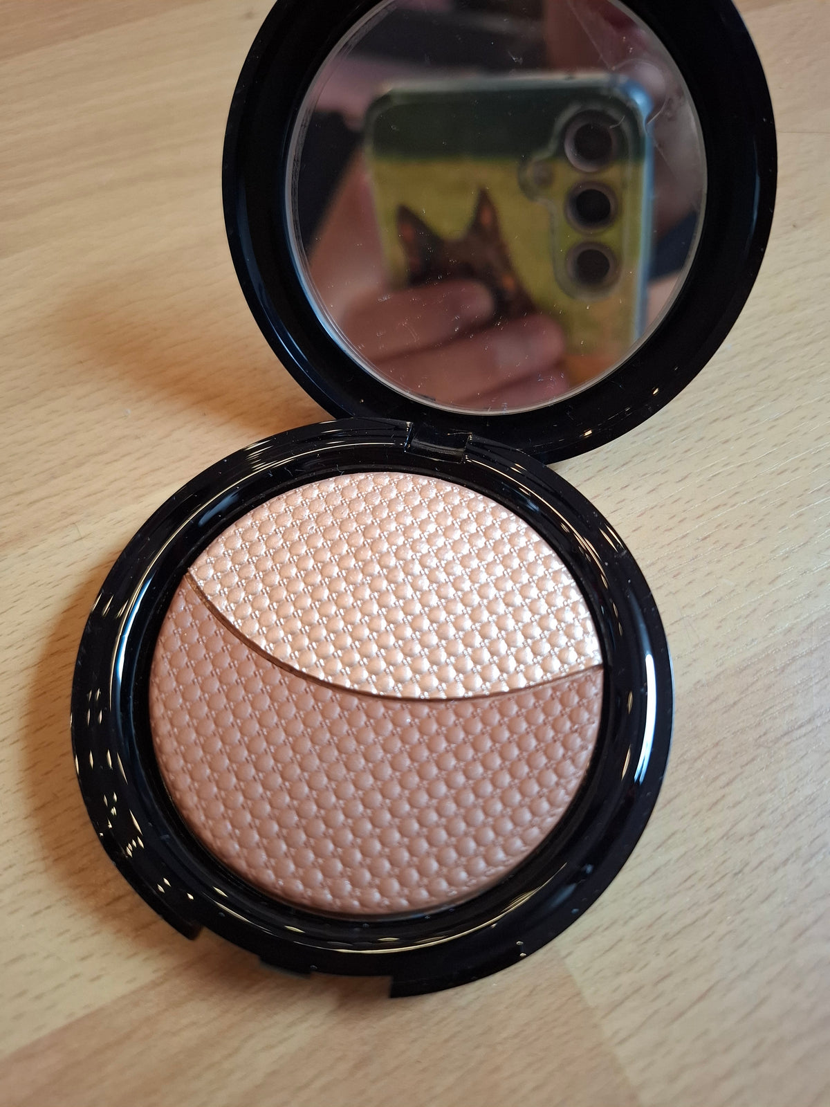 Duo Make Up