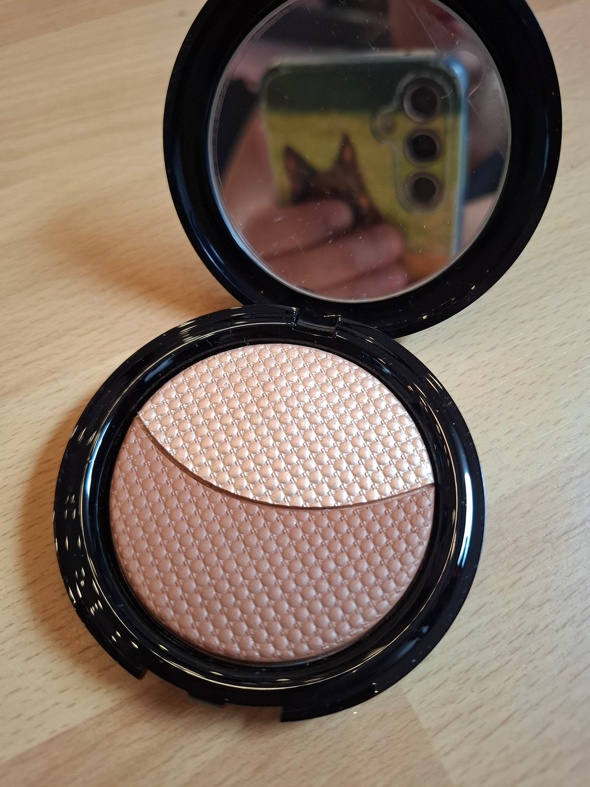 Duo Make Up