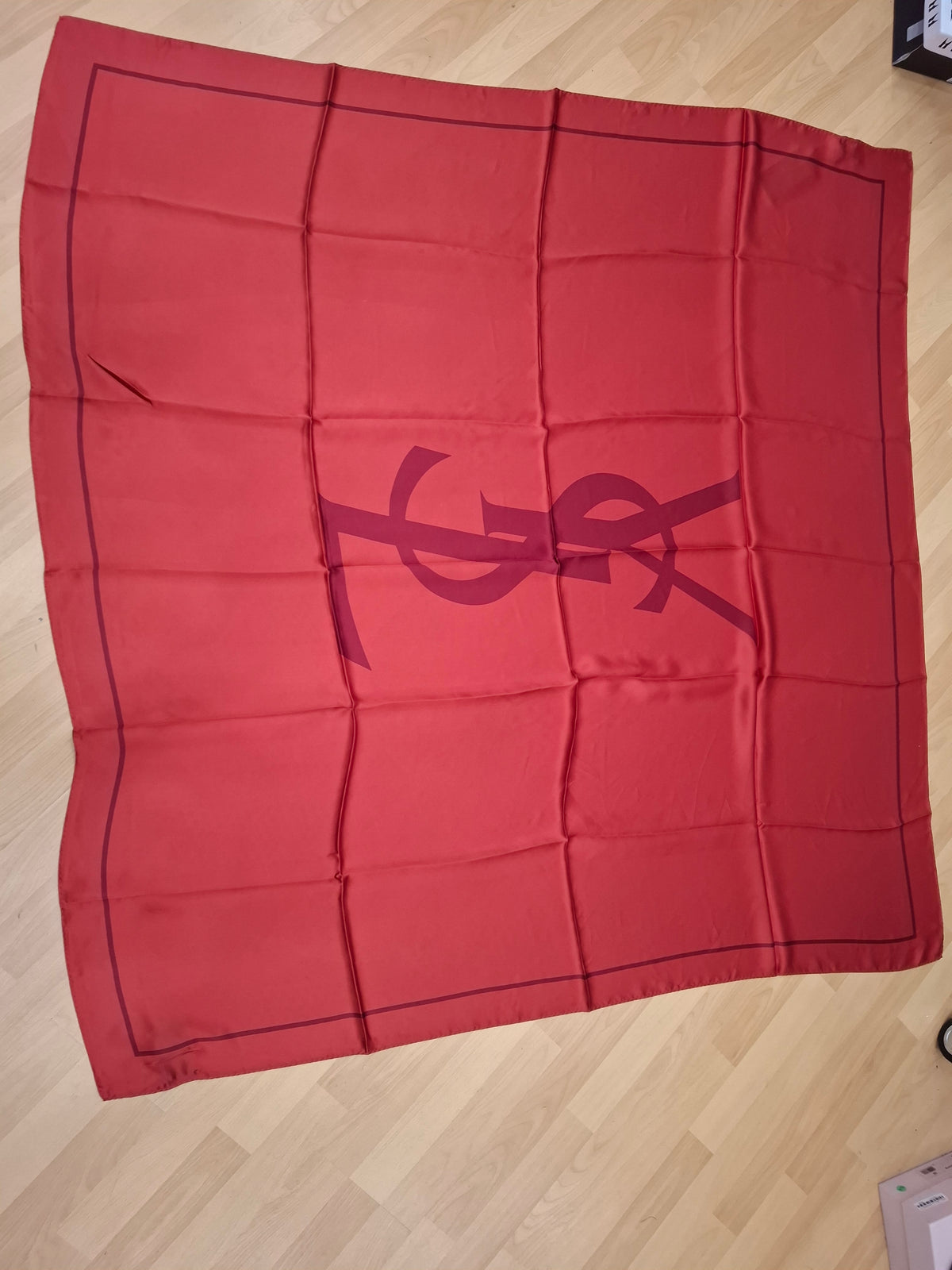 Foulard Yves Saint Laurent seta rossa