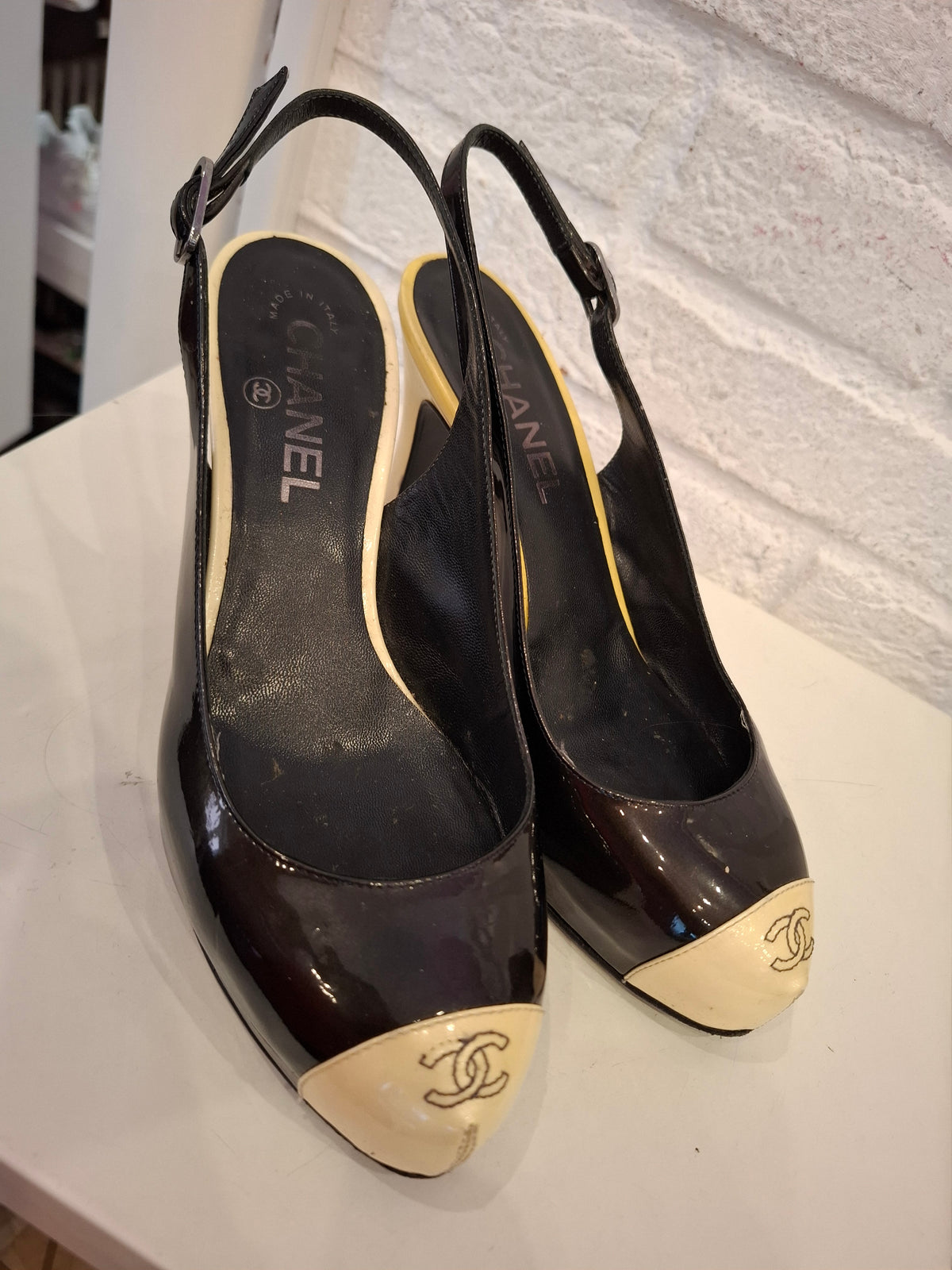 Tacchi Chanel n*37.5