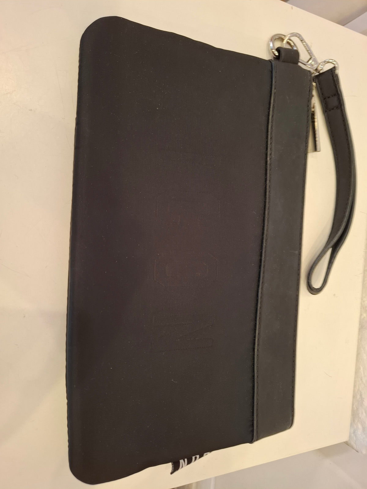Pochette a mano Icon