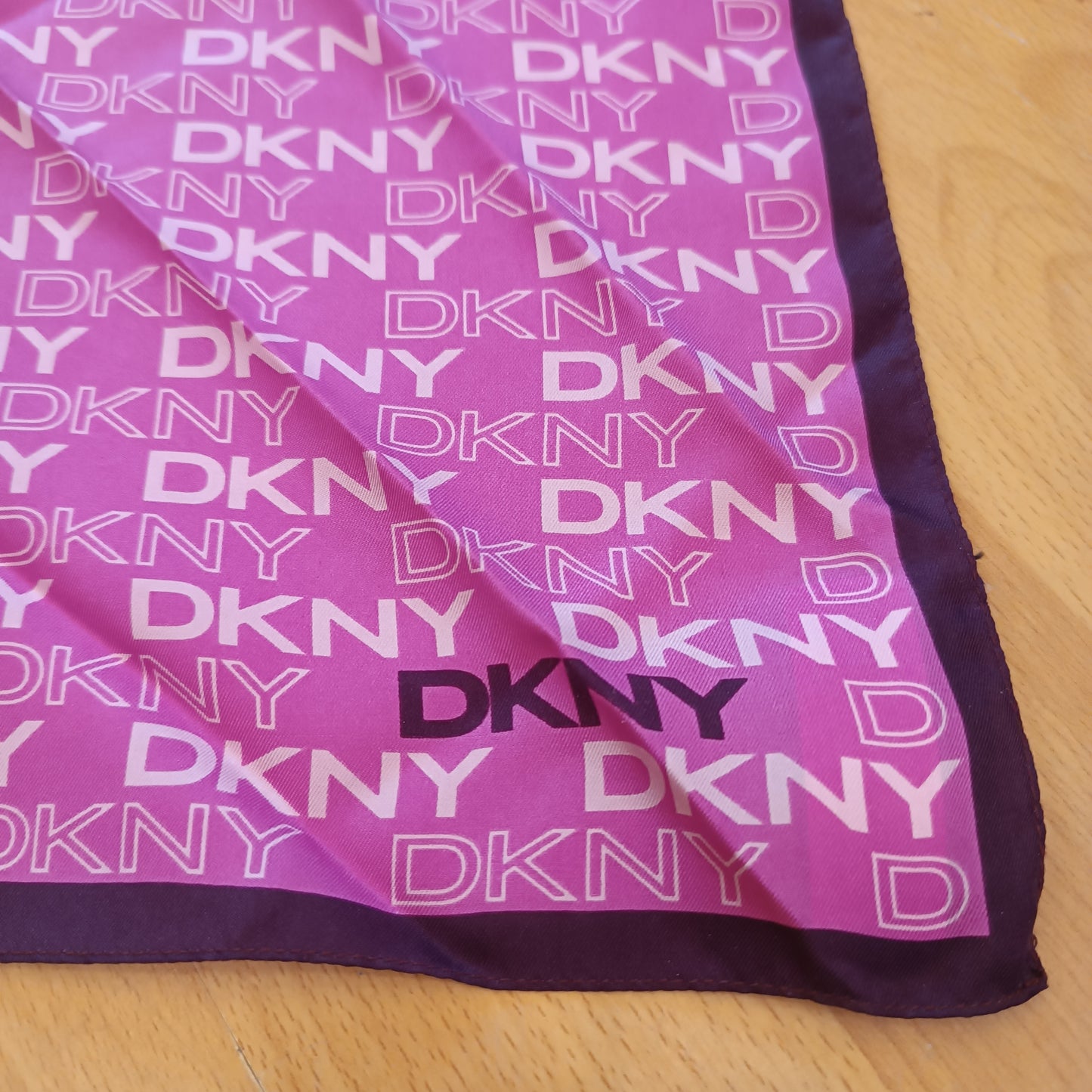 Foulard DKNY rosa