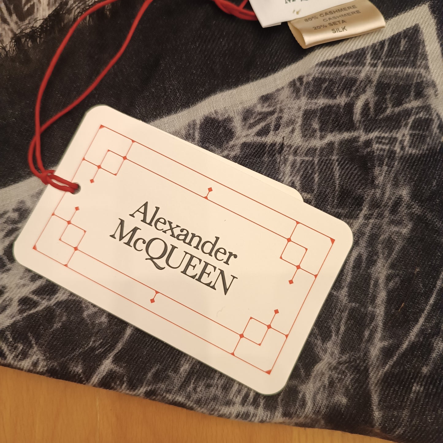 Sciarpa Alexander McQueen nuova con cartellino