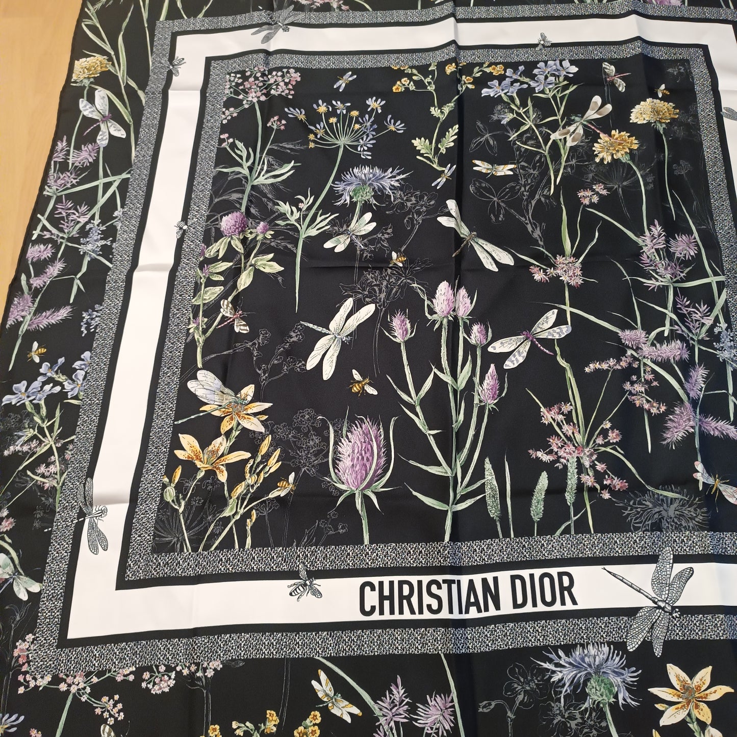 Foulard Dior nero spettacolare!