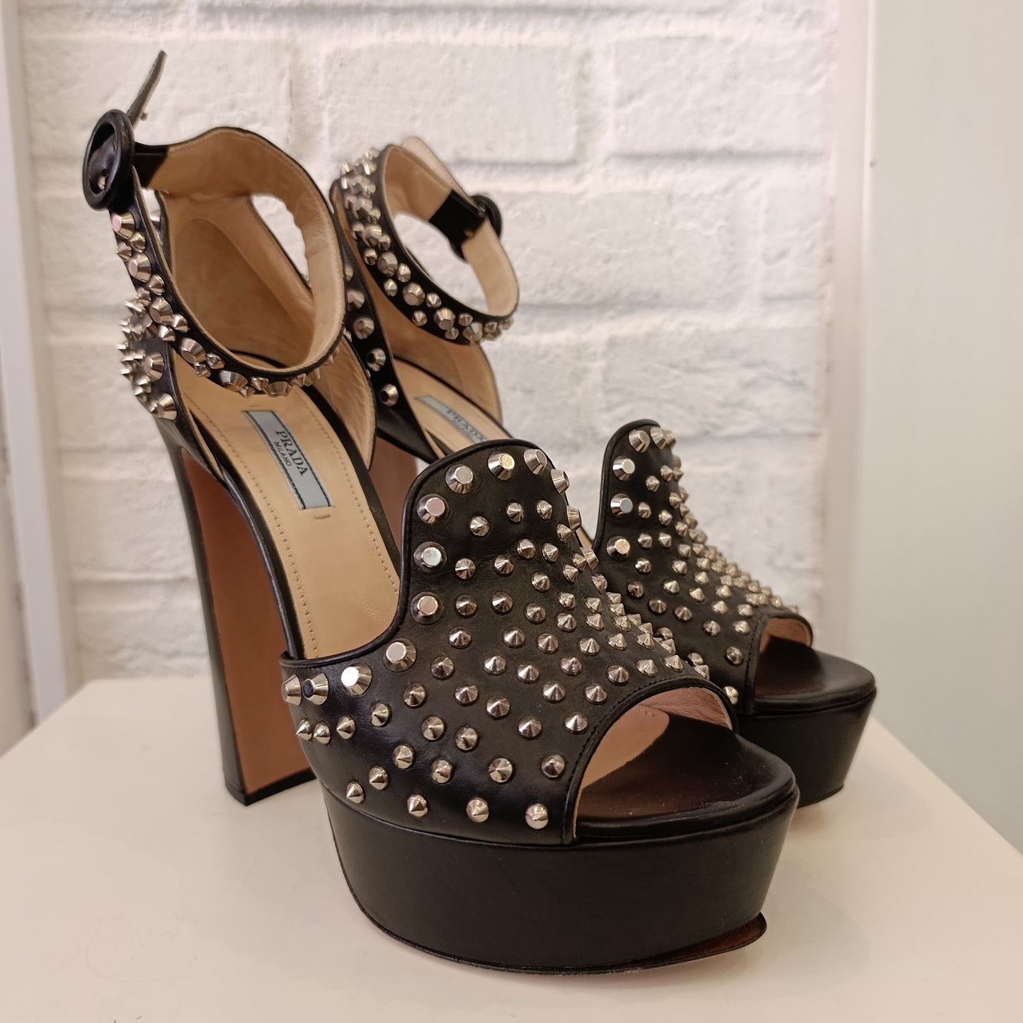 Tacchi Prada n*40 borchiette