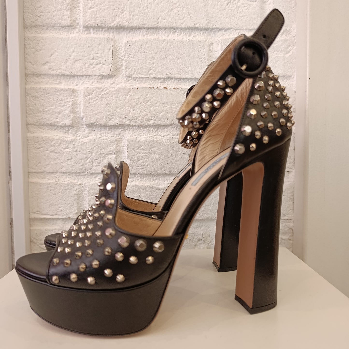 Tacchi Prada n*40 borchiette