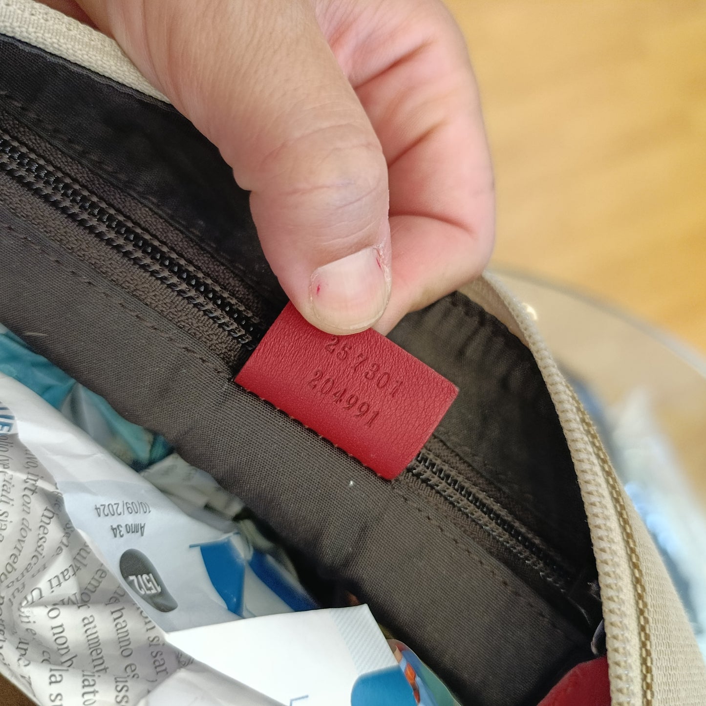 Borsa Gucci dettagli rossi