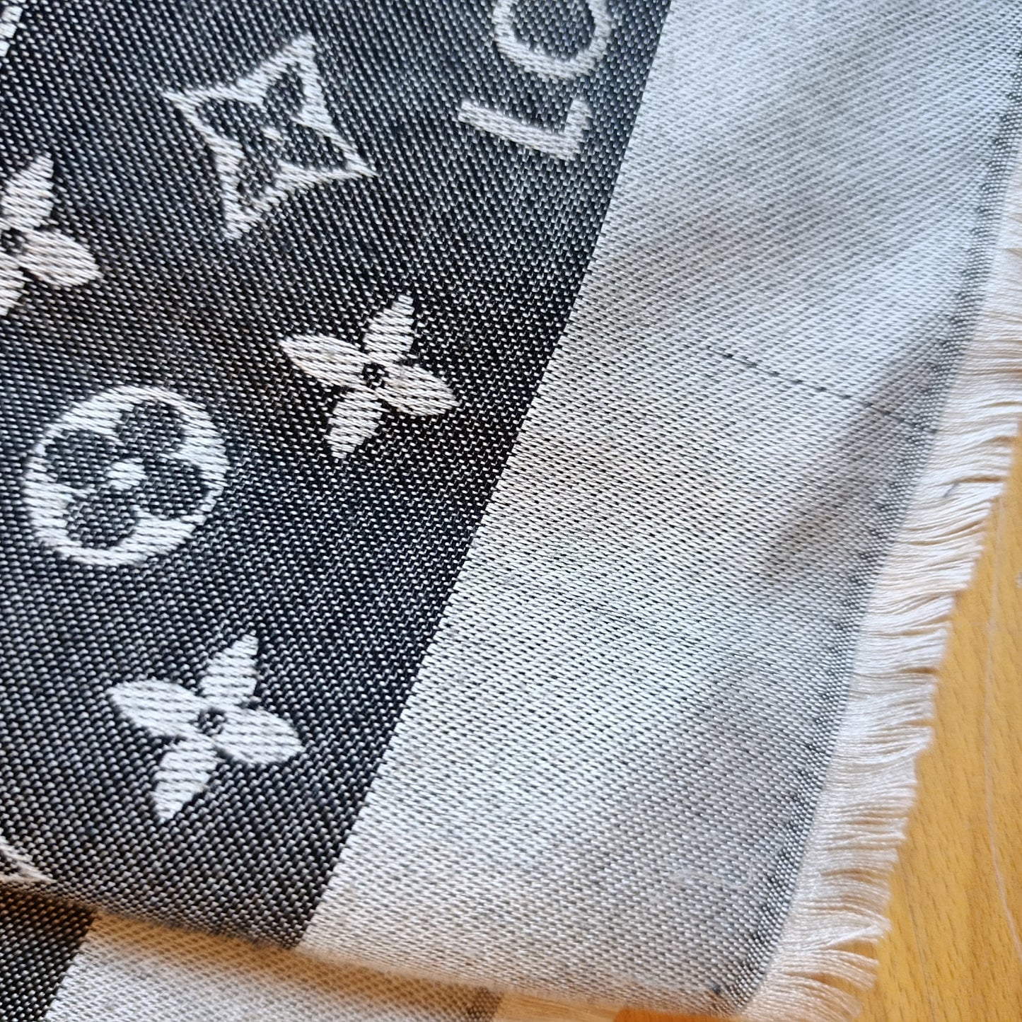 Stola Louis Vuitton monogram