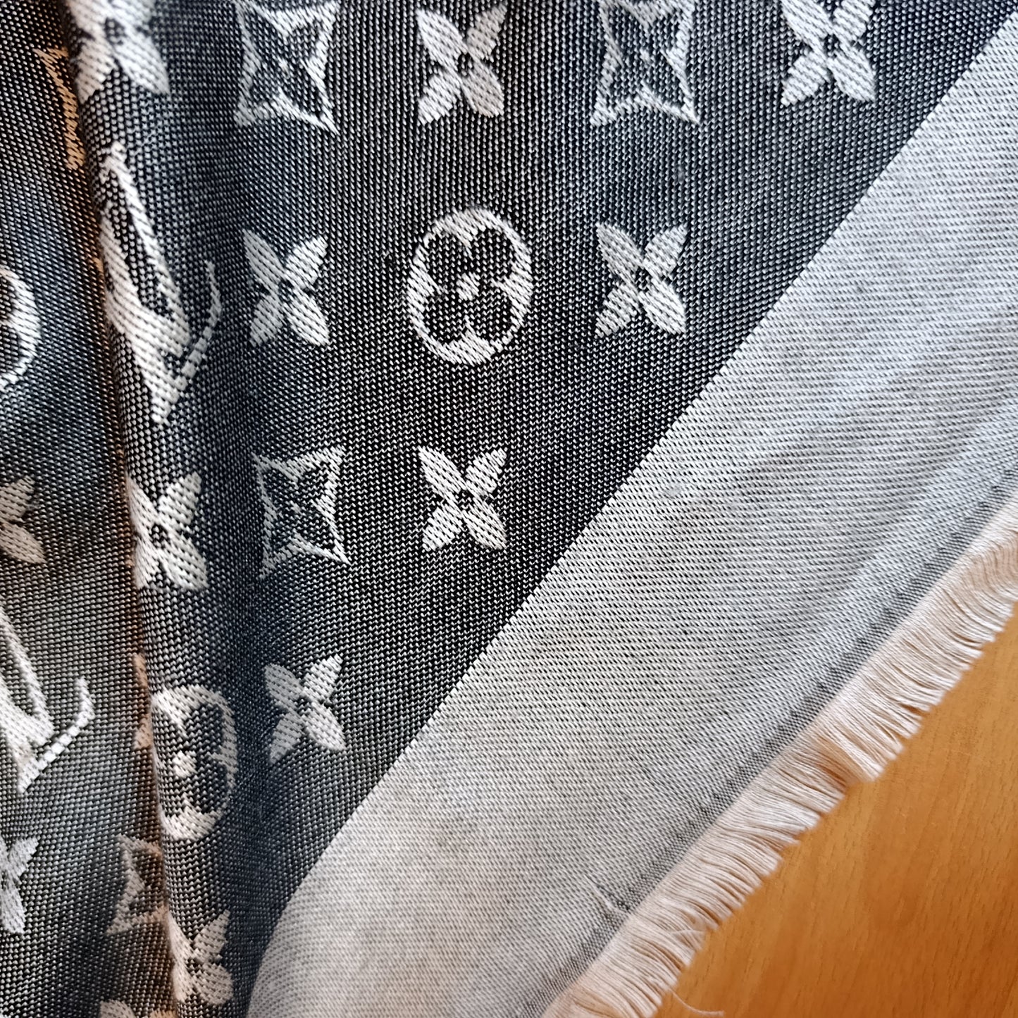 Stola Louis Vuitton monogram