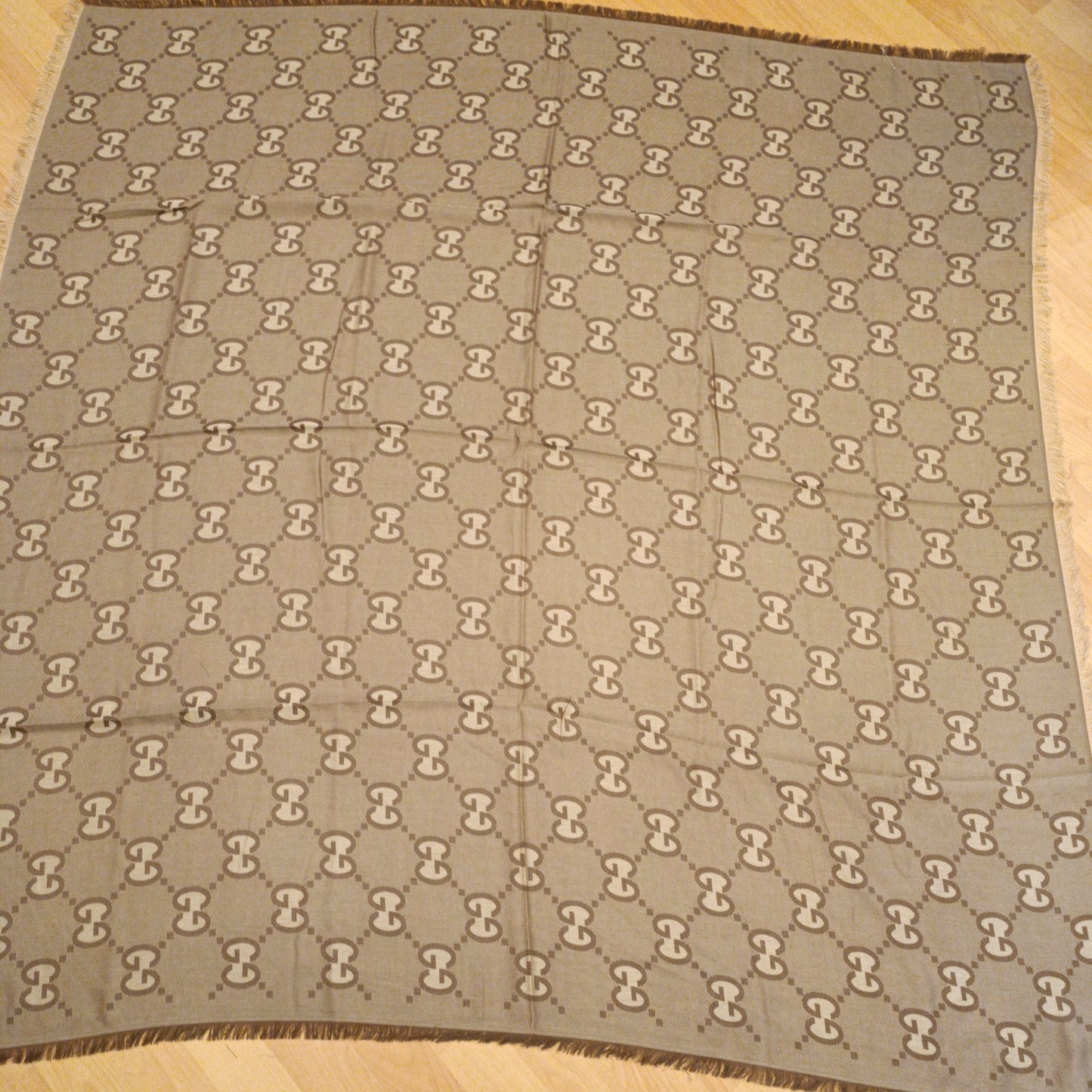 Foulard Gucci maxi logo