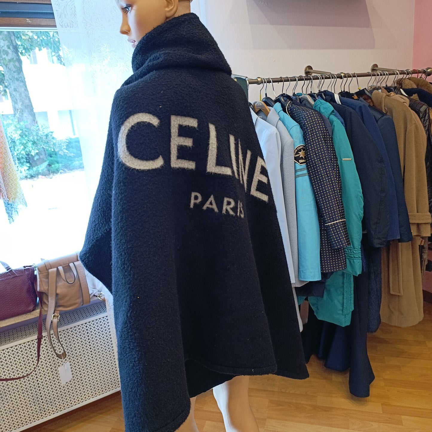 Poncho Celine