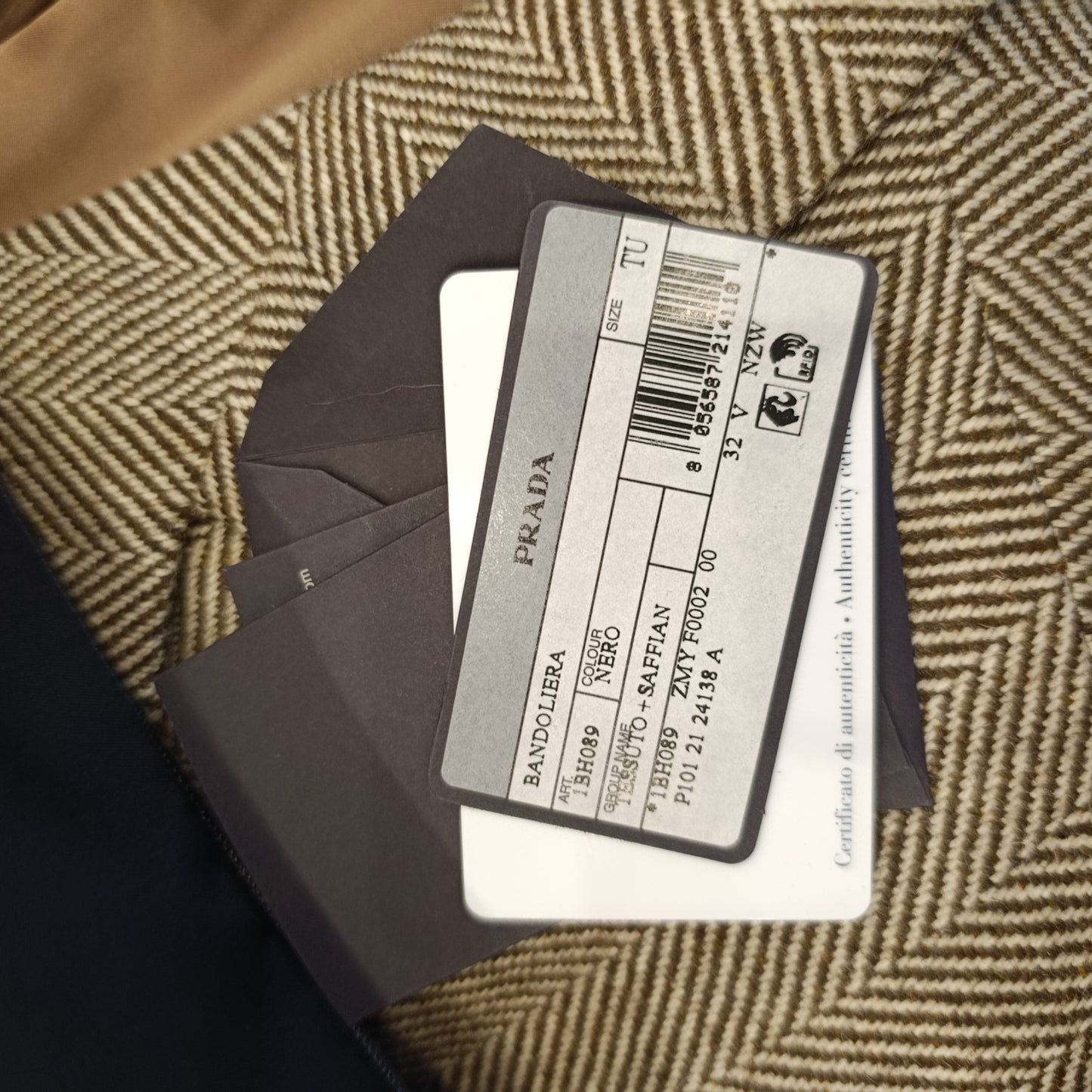 Borsa Prada a tracolla