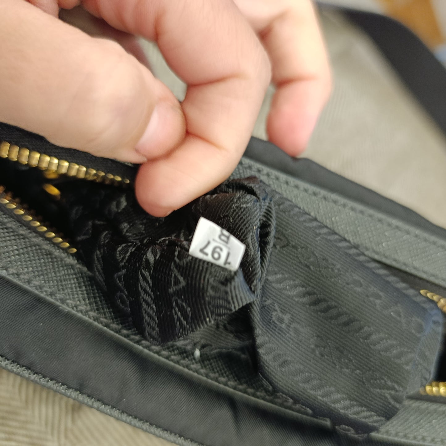Borsa Prada a tracolla