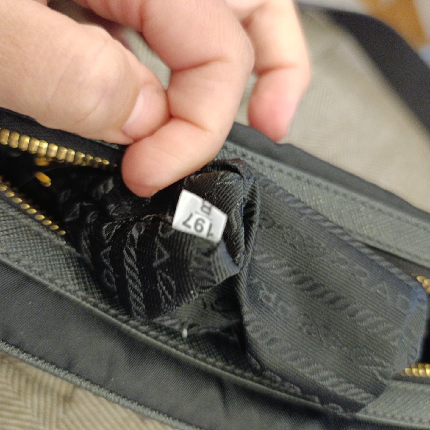 Borsa Prada a tracolla