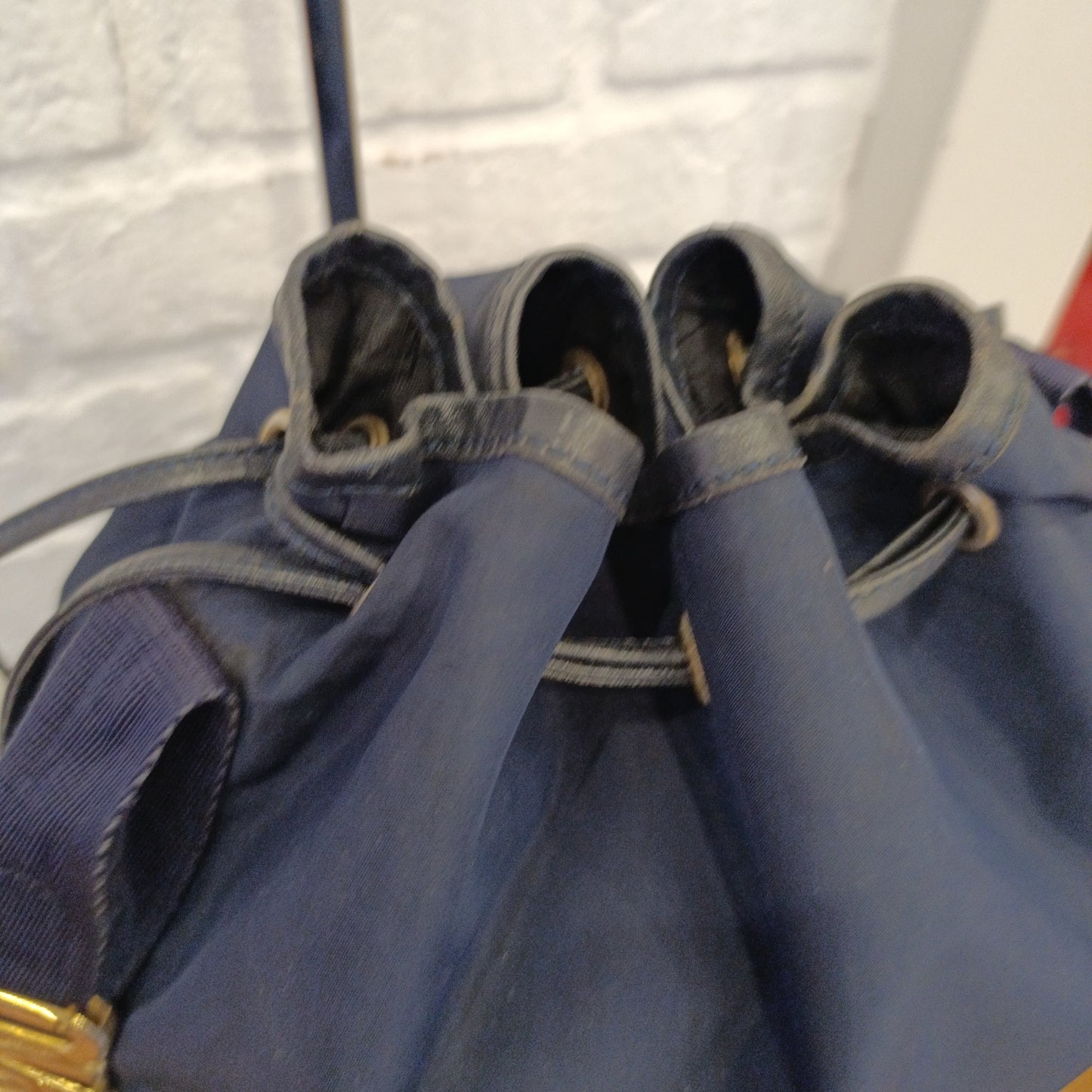 Secchiello vintage Moschino redwall