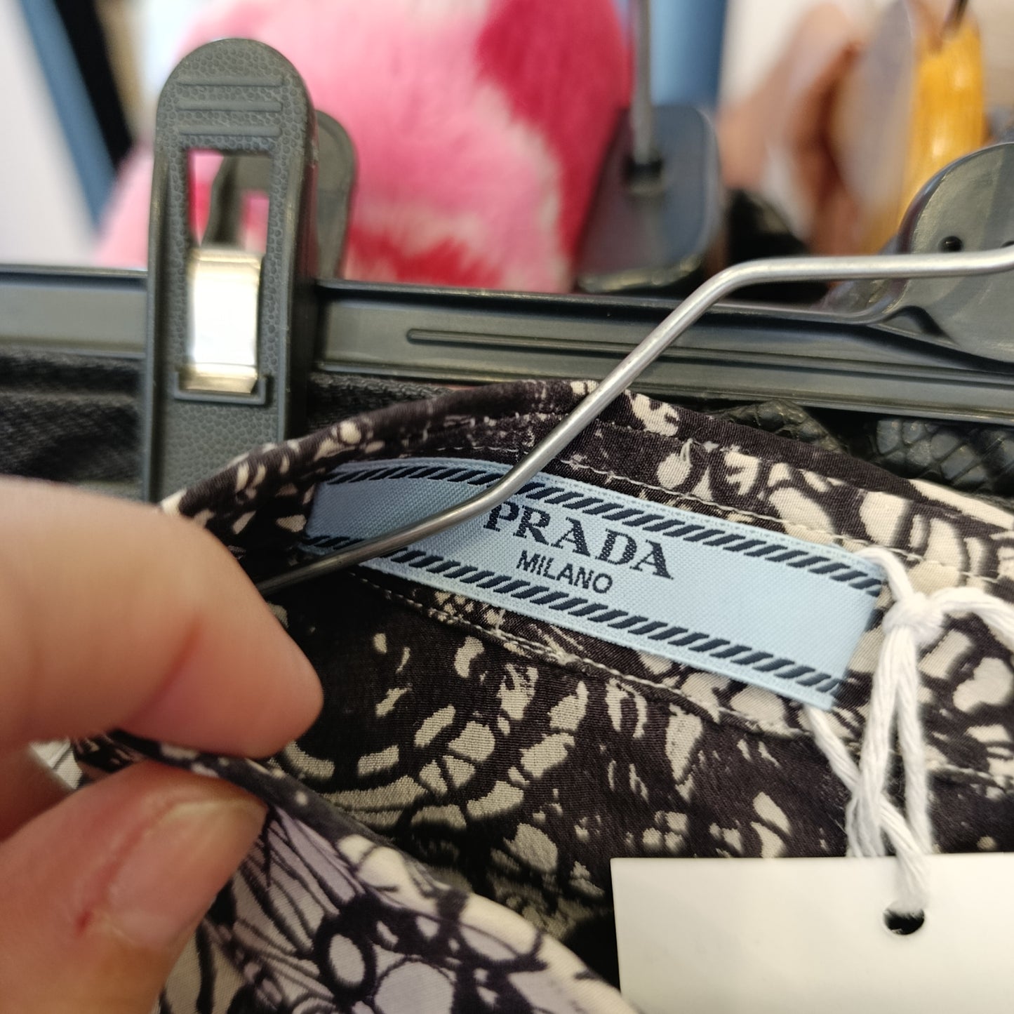 Top Prada seta tg 42 bottoni sul retro