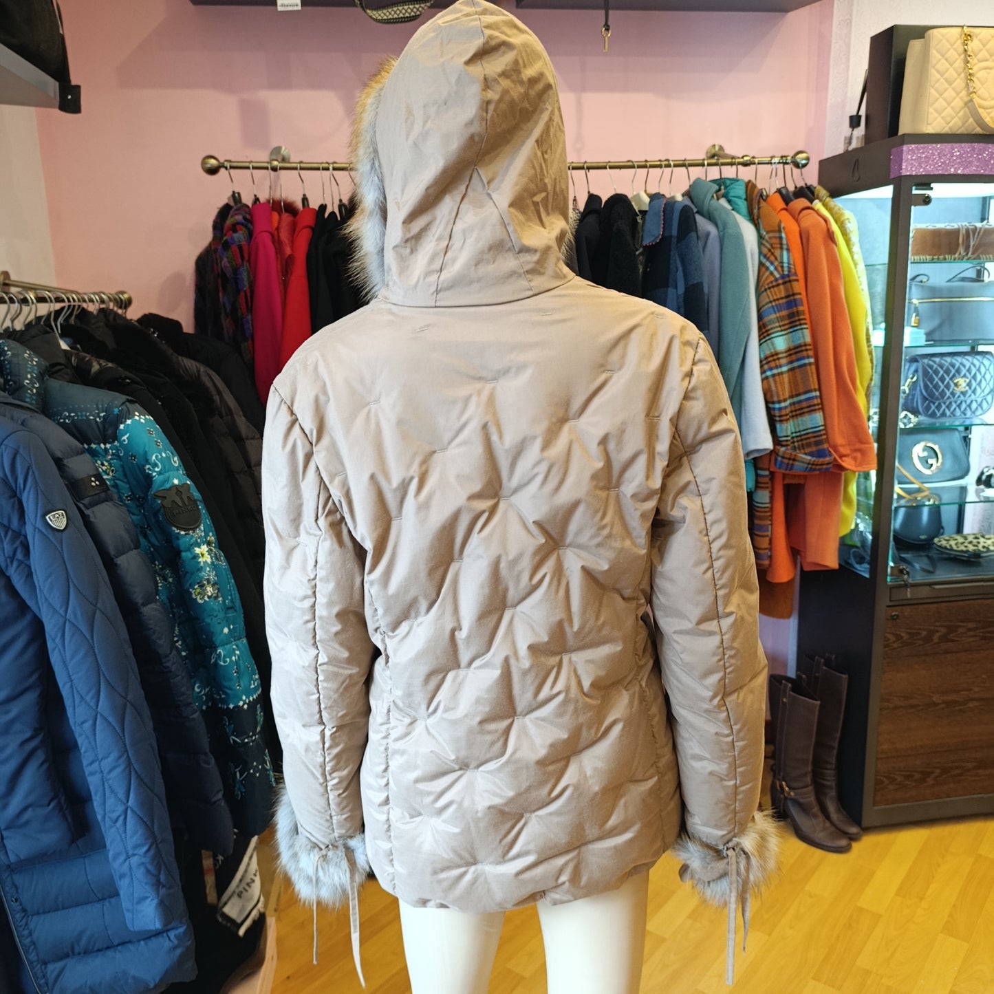 Piumino beige con inserto in volpe e pelle tg S