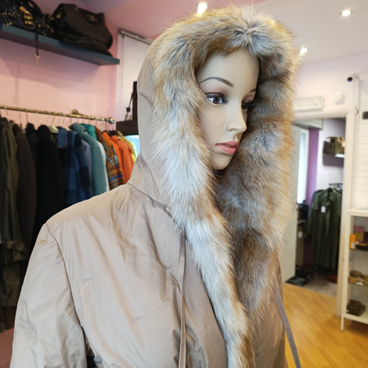 Piumino beige con inserto in volpe e pelle tg S