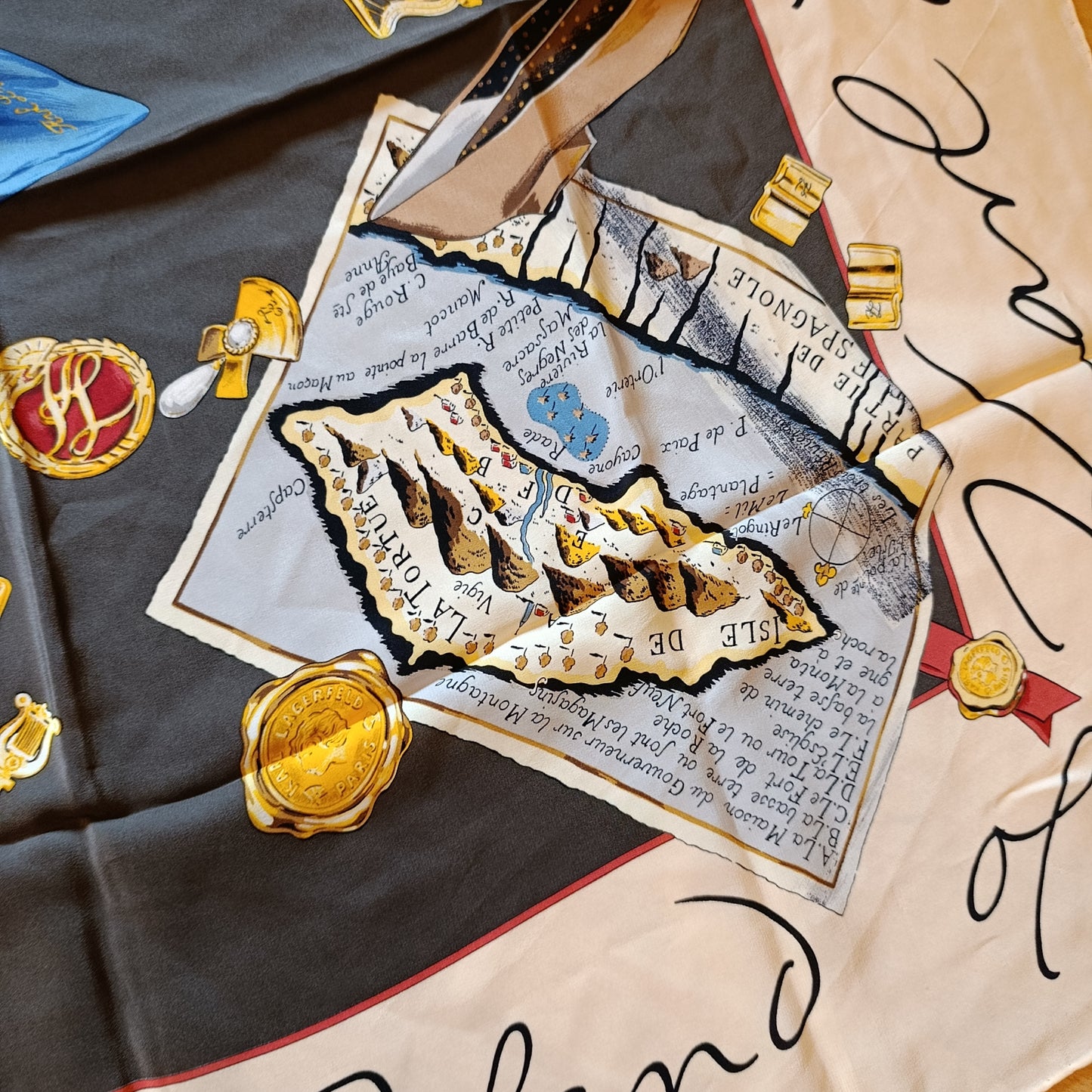 Foulard Karl Lagerfeld